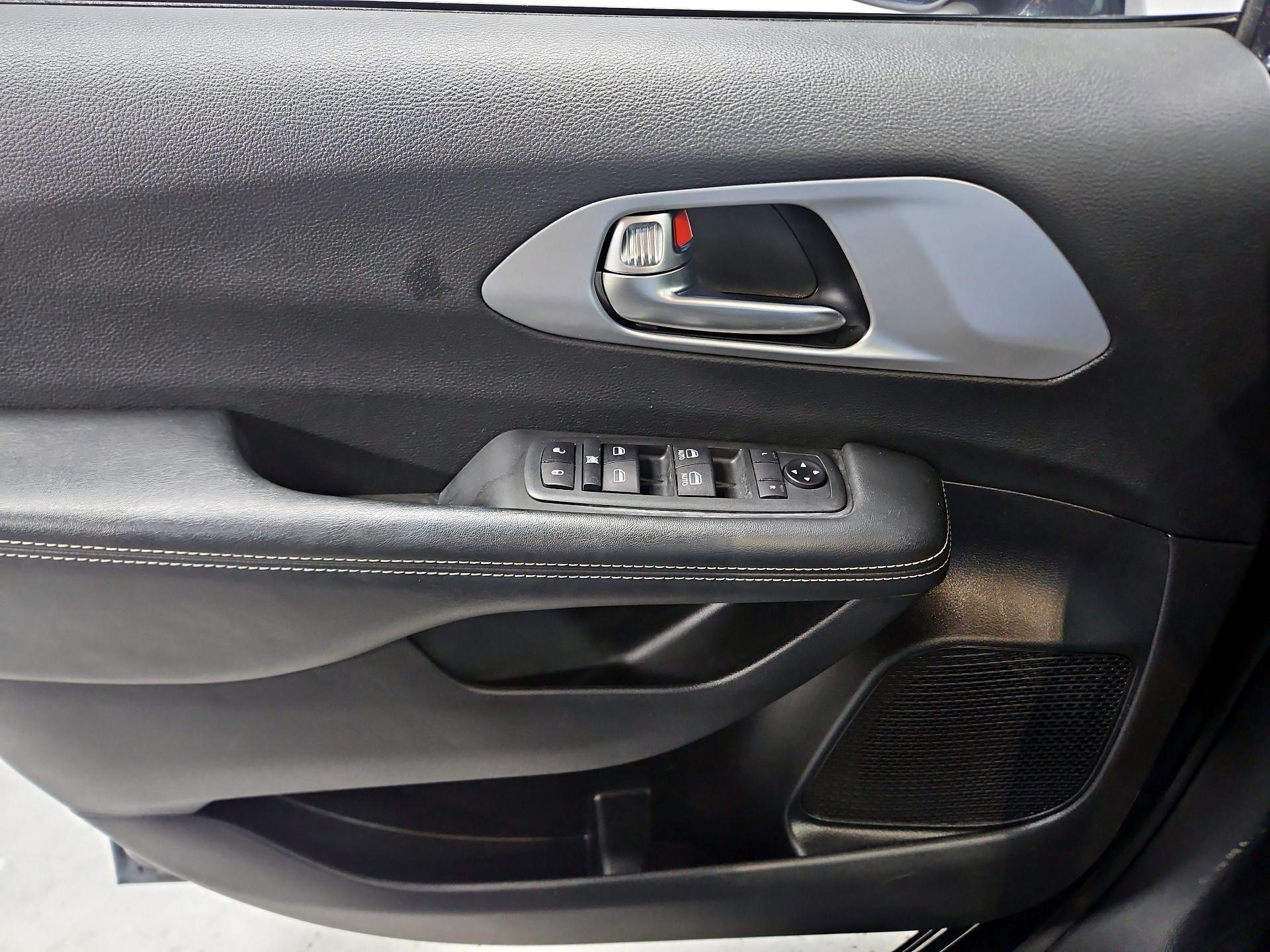 Thumbnail: 2020 Chrysler Pacifica - 12