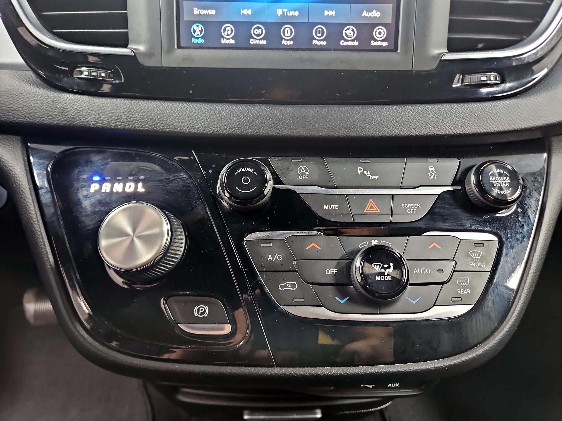 Thumbnail: 2020 Chrysler Pacifica - 17