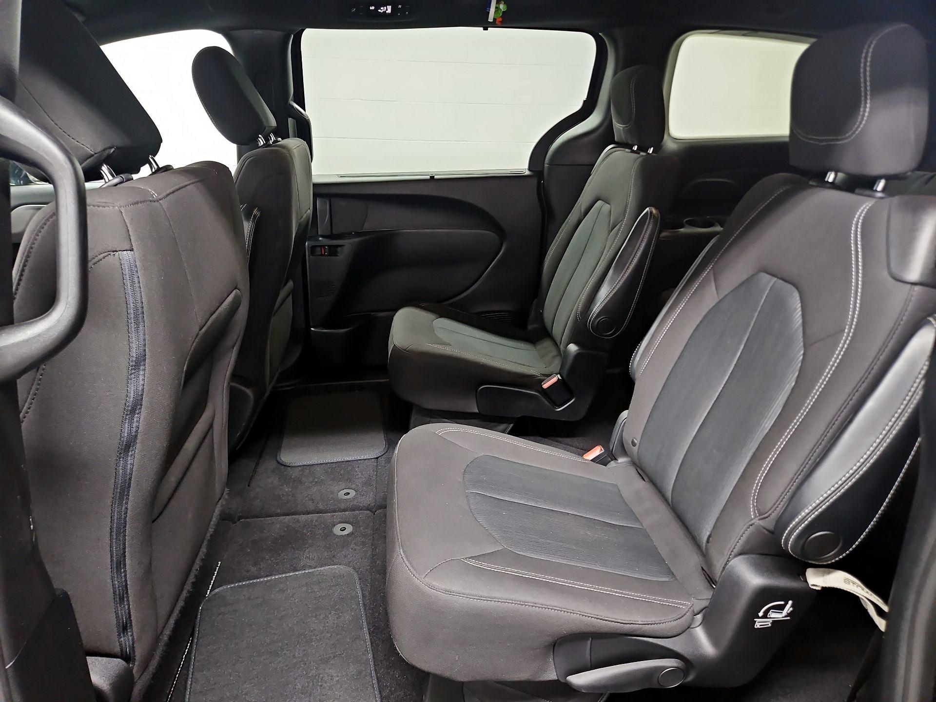 Thumbnail: 2020 Chrysler Pacifica - 19
