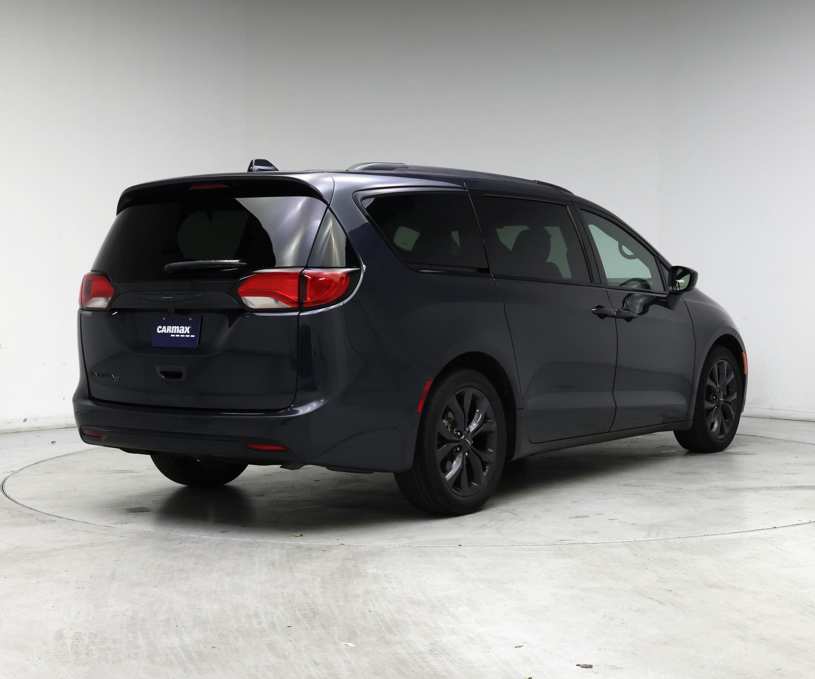 Thumbnail: 2020 Chrysler Pacifica - 8