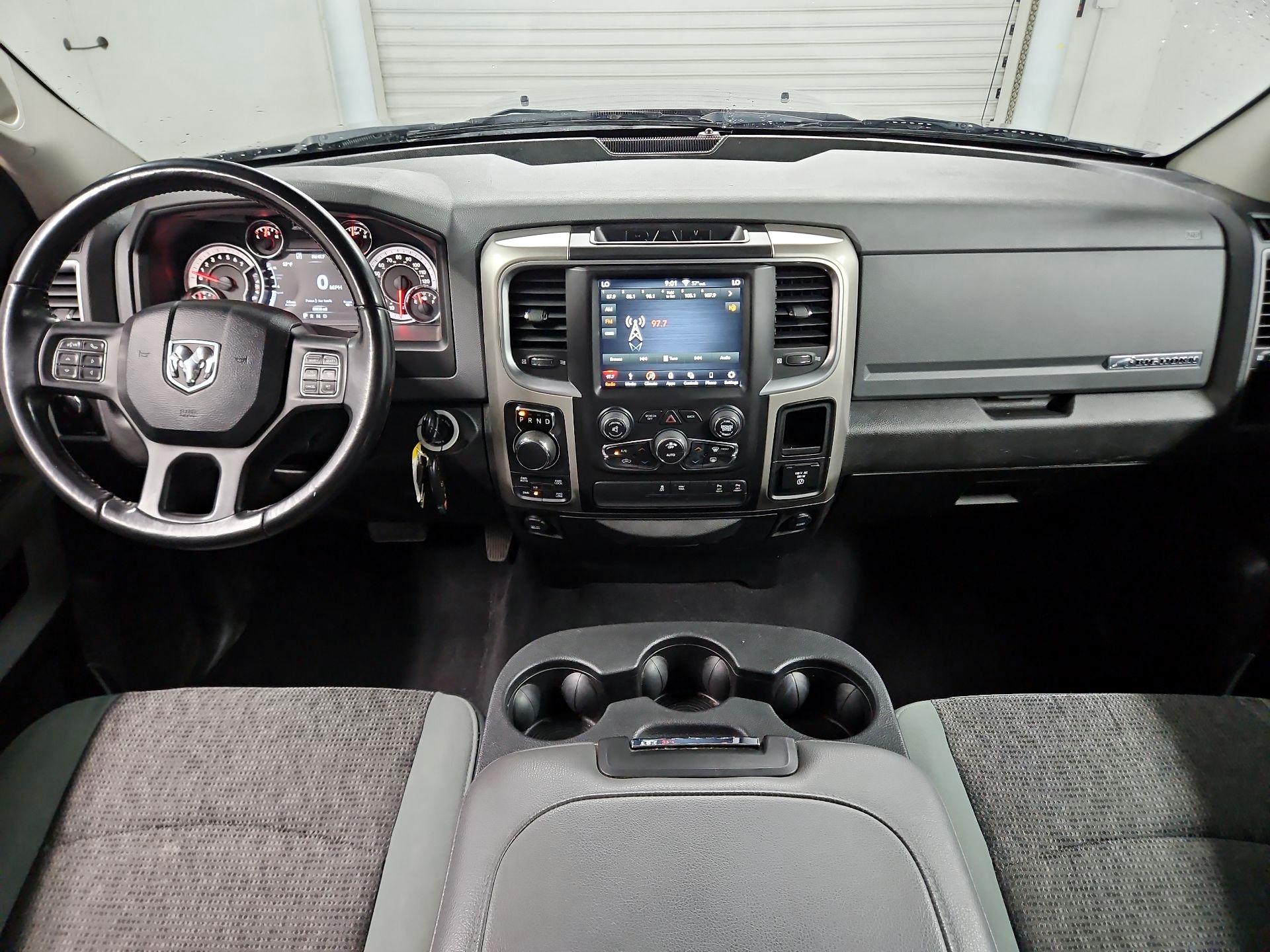 Thumbnail: 2019 RAM 1500 Classic - 9