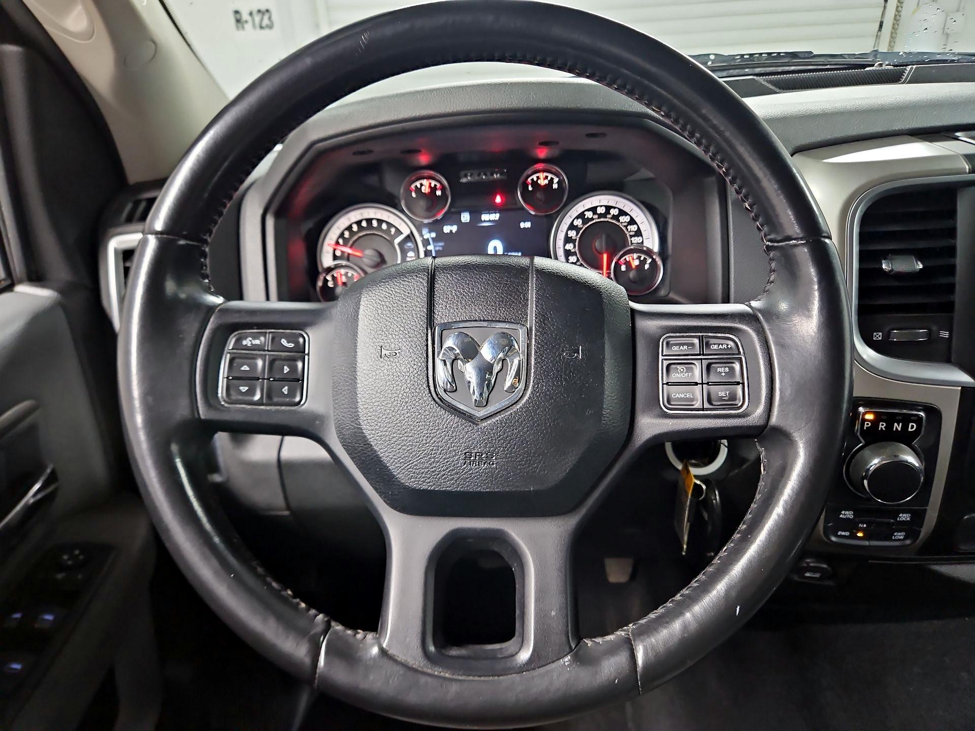 Thumbnail: 2019 RAM 1500 Classic - 10