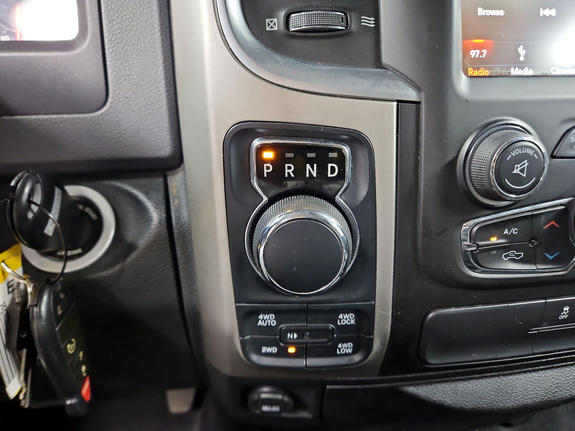 Thumbnail: 2019 RAM 1500 Classic - 17