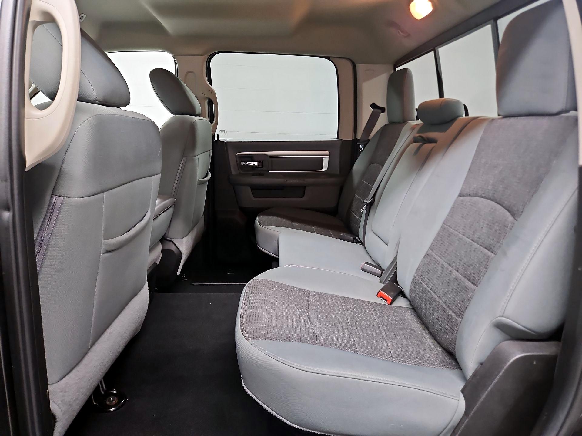 Thumbnail: 2019 RAM 1500 Classic - 19