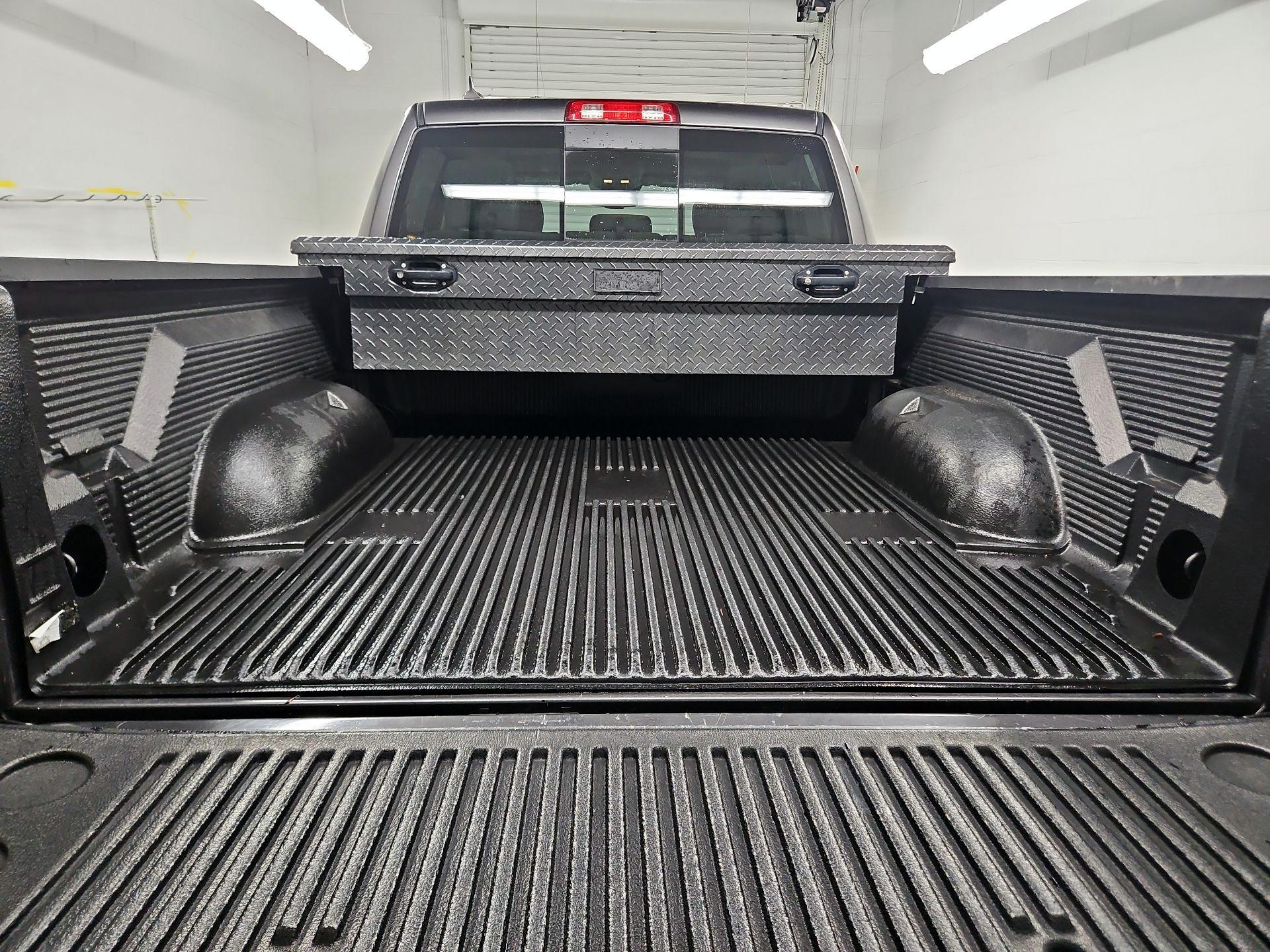 Thumbnail: 2019 RAM 1500 Classic - 20