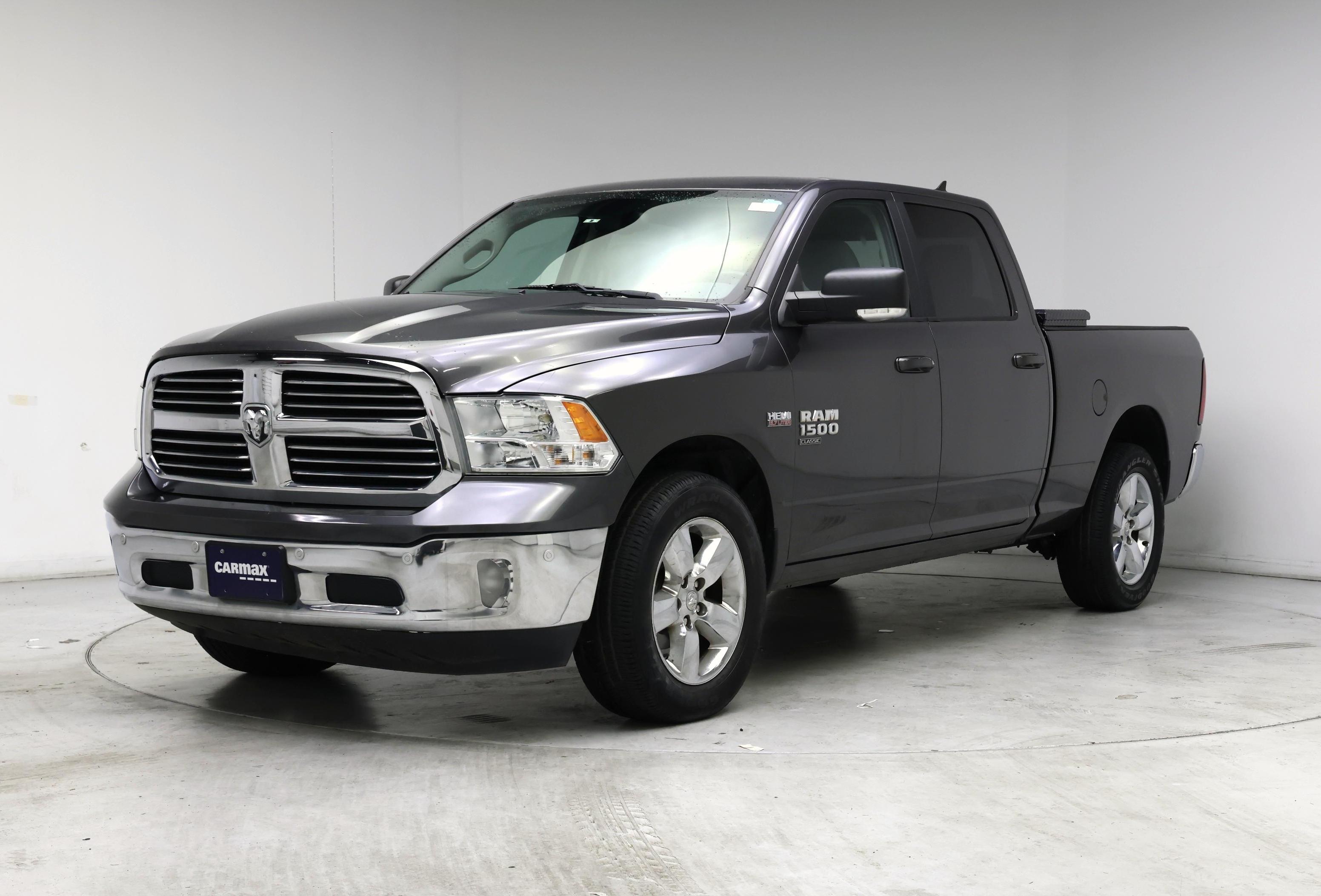 Thumbnail: 2019 RAM 1500 Classic - 4