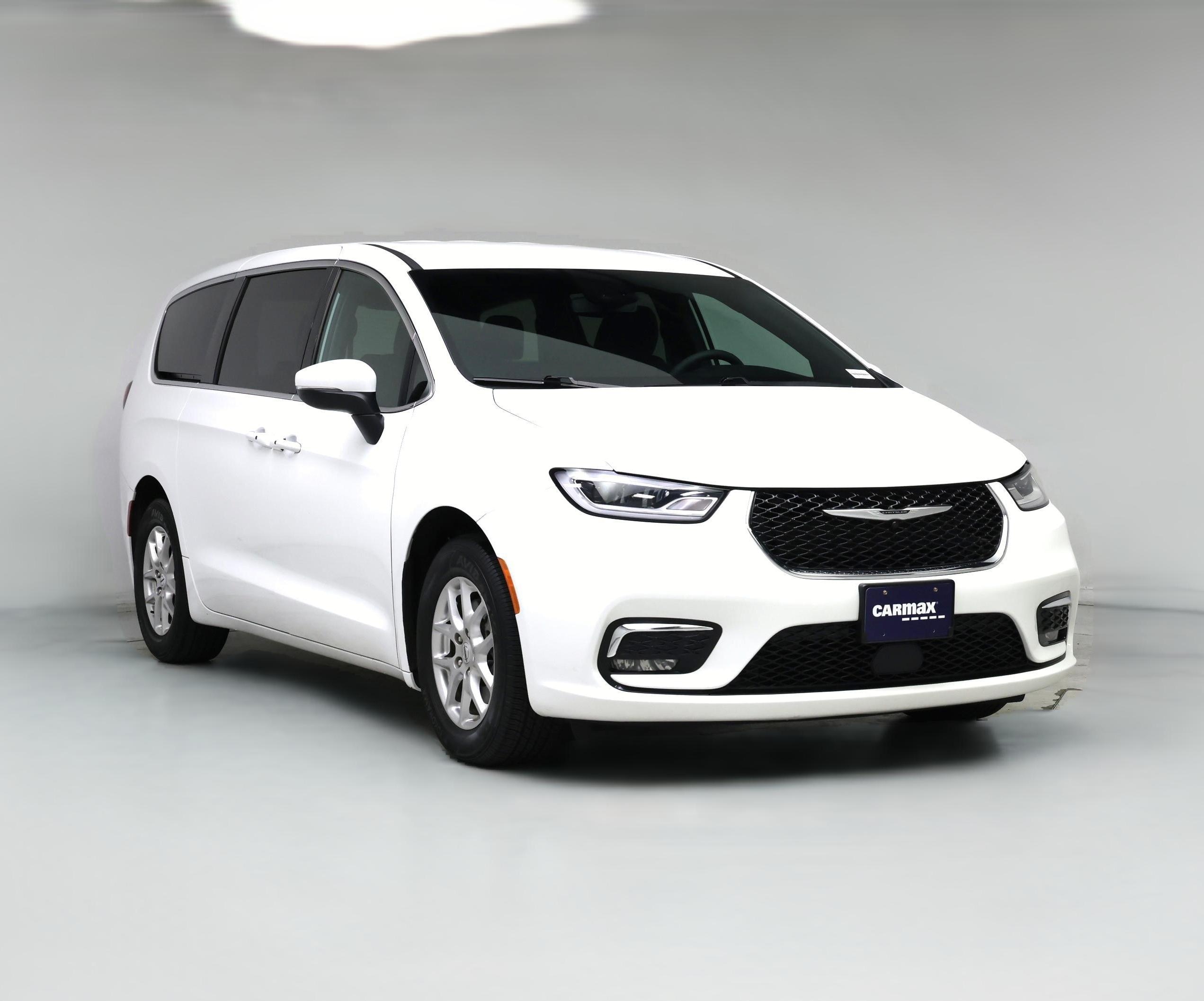 Thumbnail: 2023 Chrysler Pacifica - 1