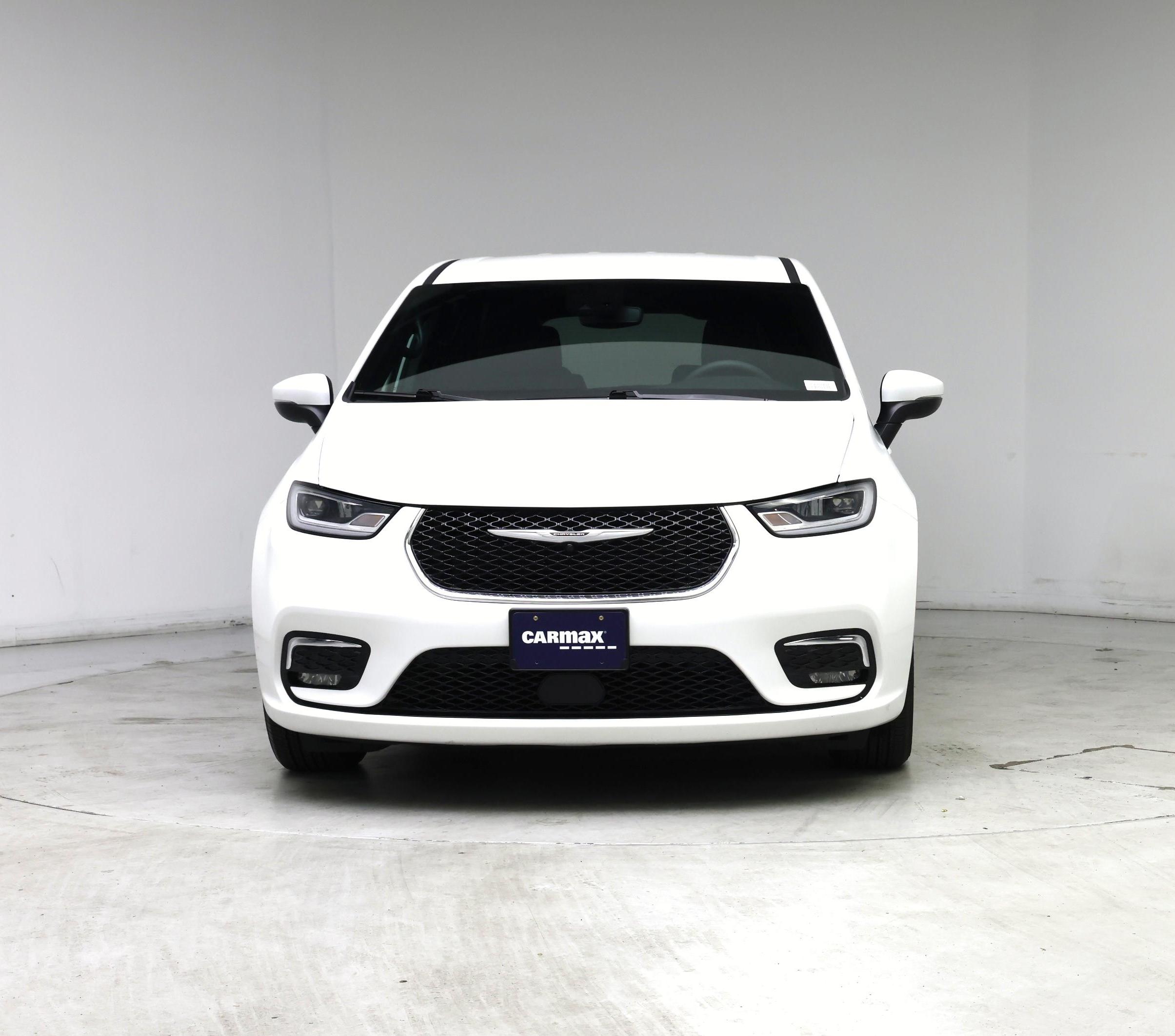 Thumbnail: 2023 Chrysler Pacifica - 5
