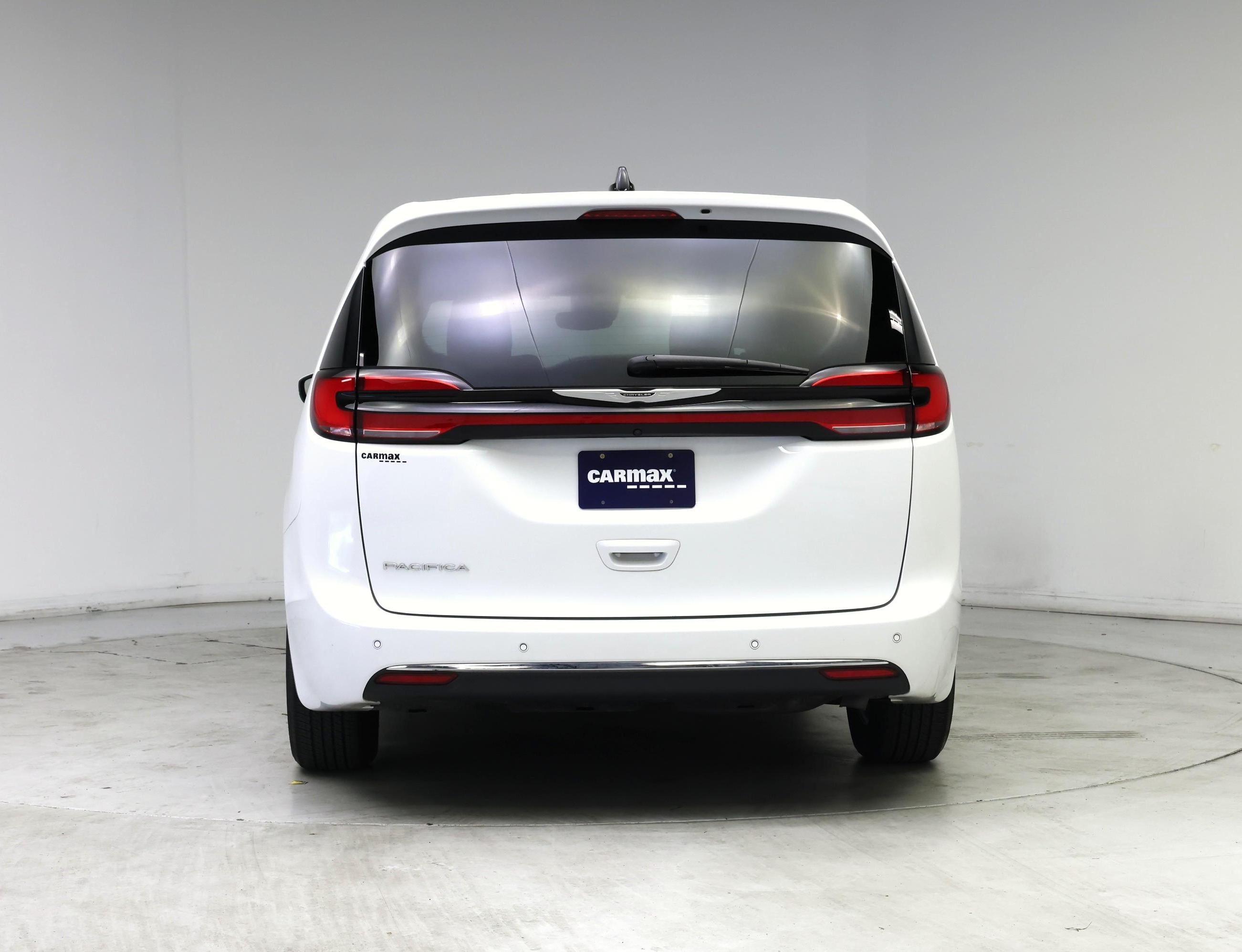 Thumbnail: 2023 Chrysler Pacifica - 6