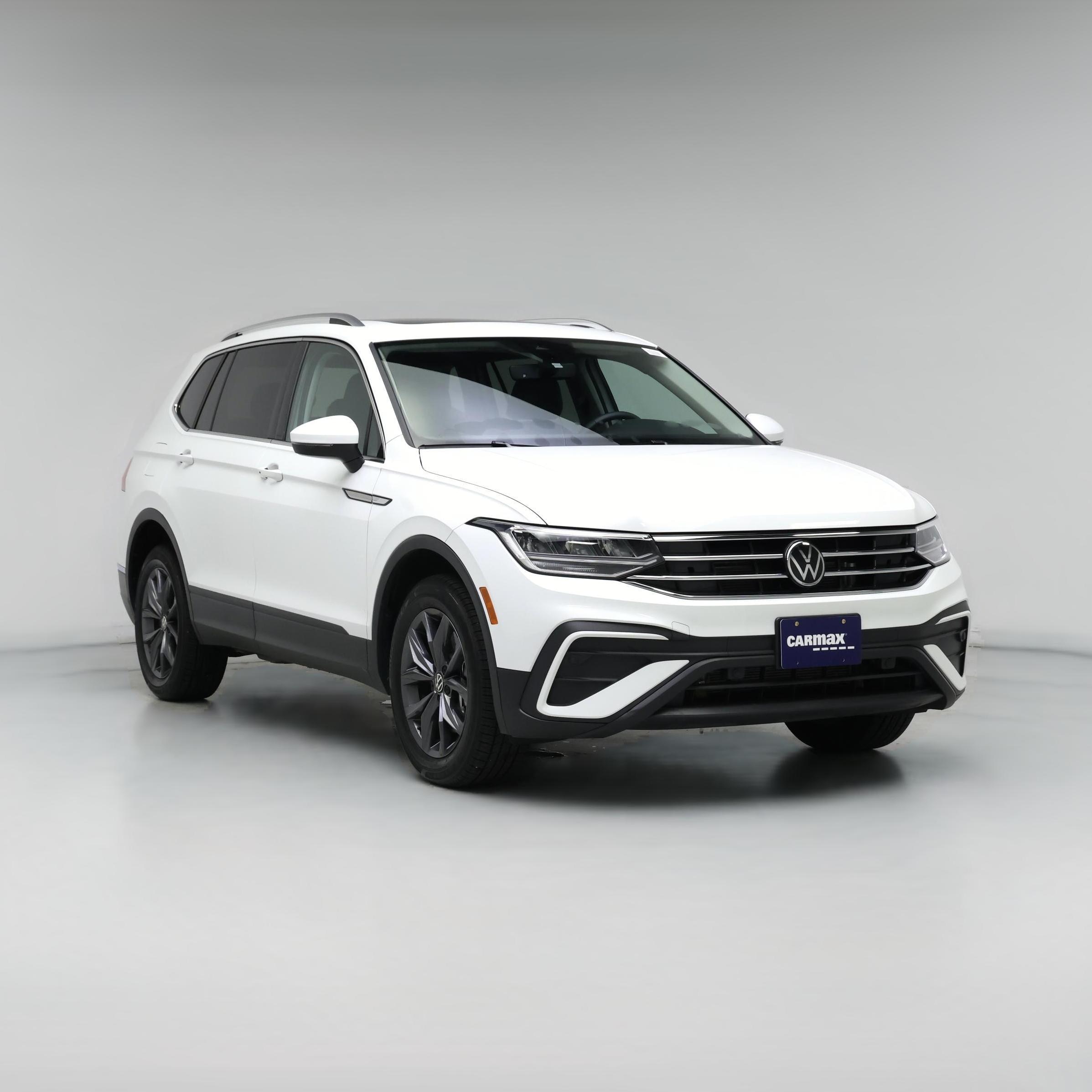 Thumbnail: 2022 Volkswagen Tiguan - 1
