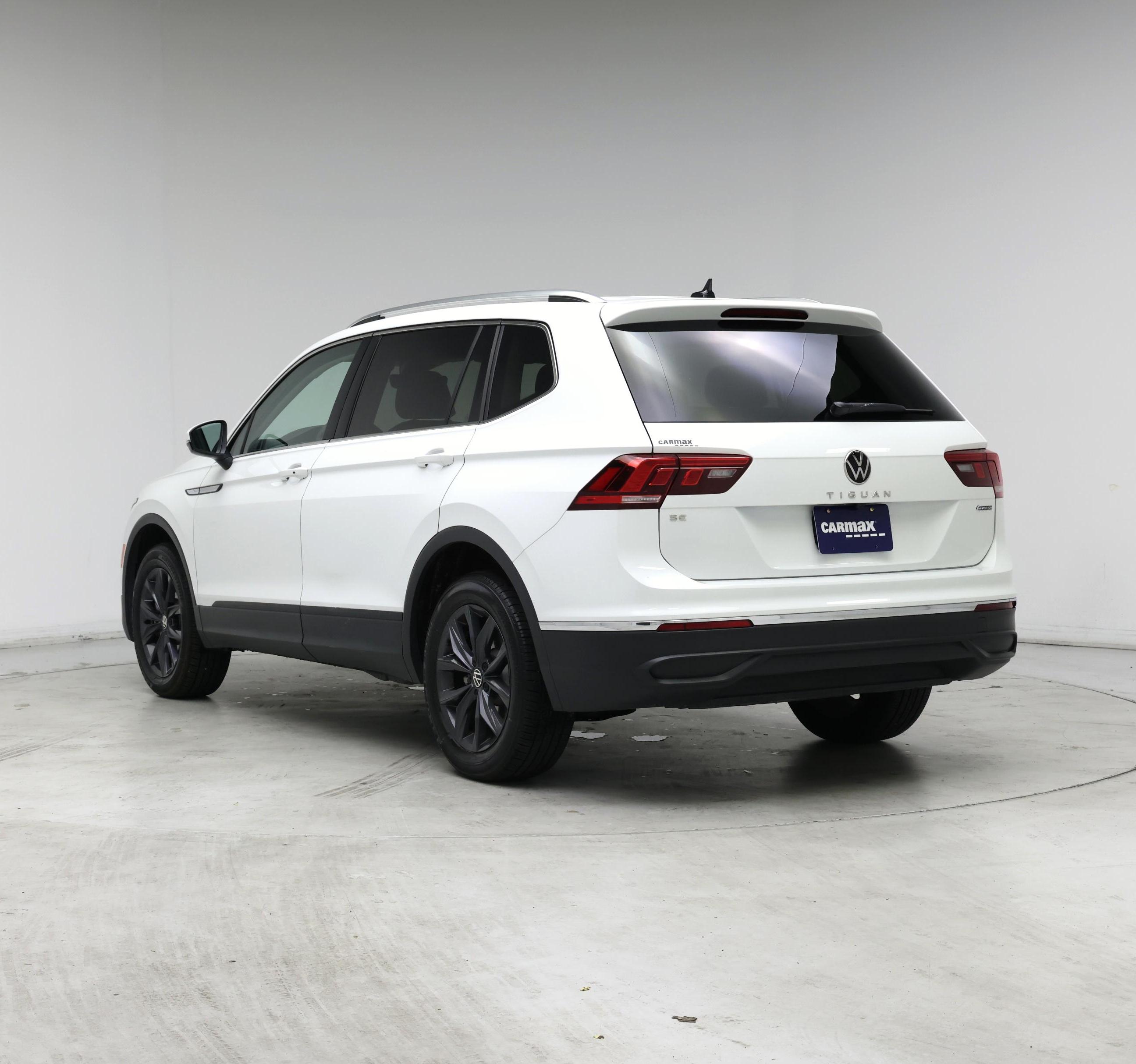 Thumbnail: 2022 Volkswagen Tiguan - 2