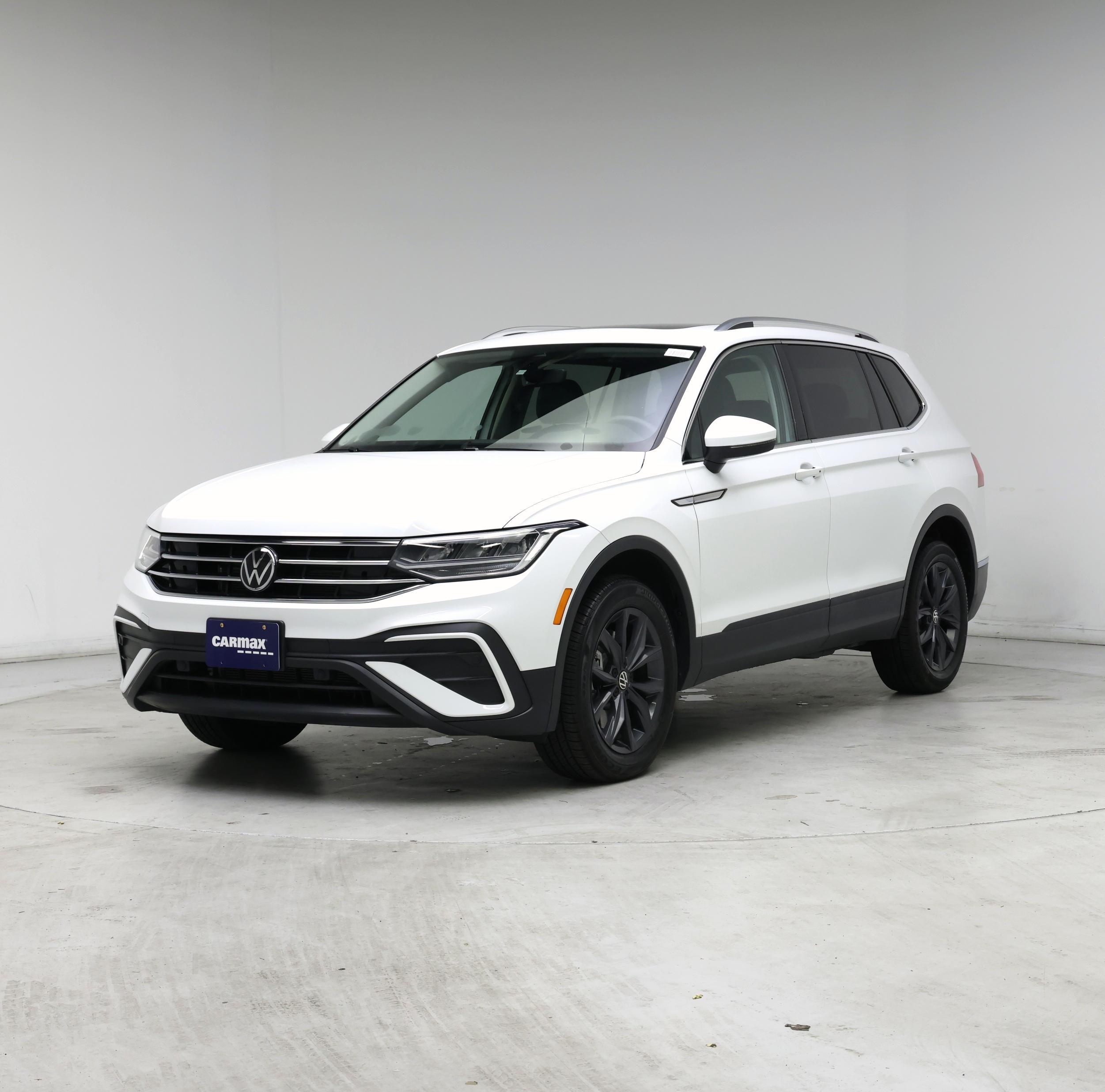 Thumbnail: 2022 Volkswagen Tiguan - 4