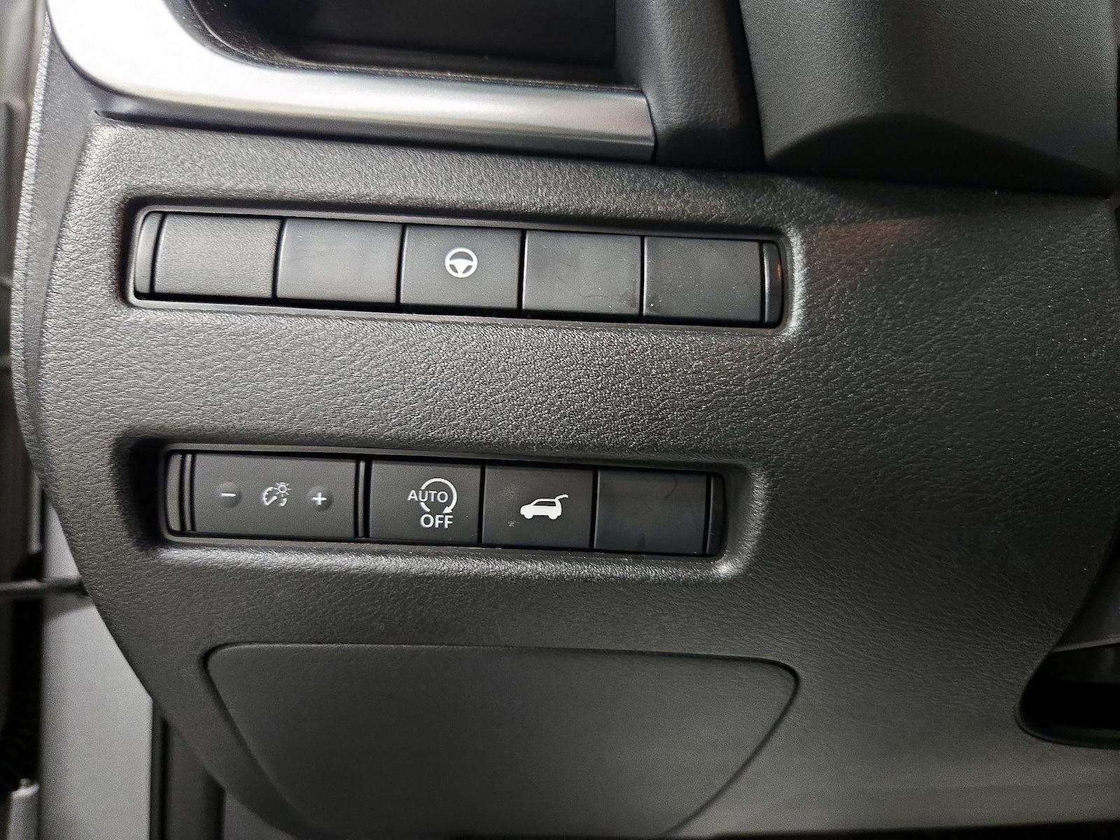 2025 Nissan Rogue SV - Photo 14