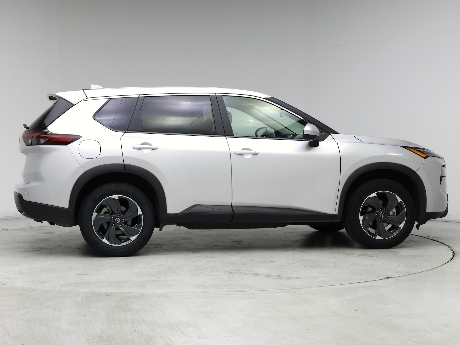 2025 Nissan Rogue SV - Photo 8