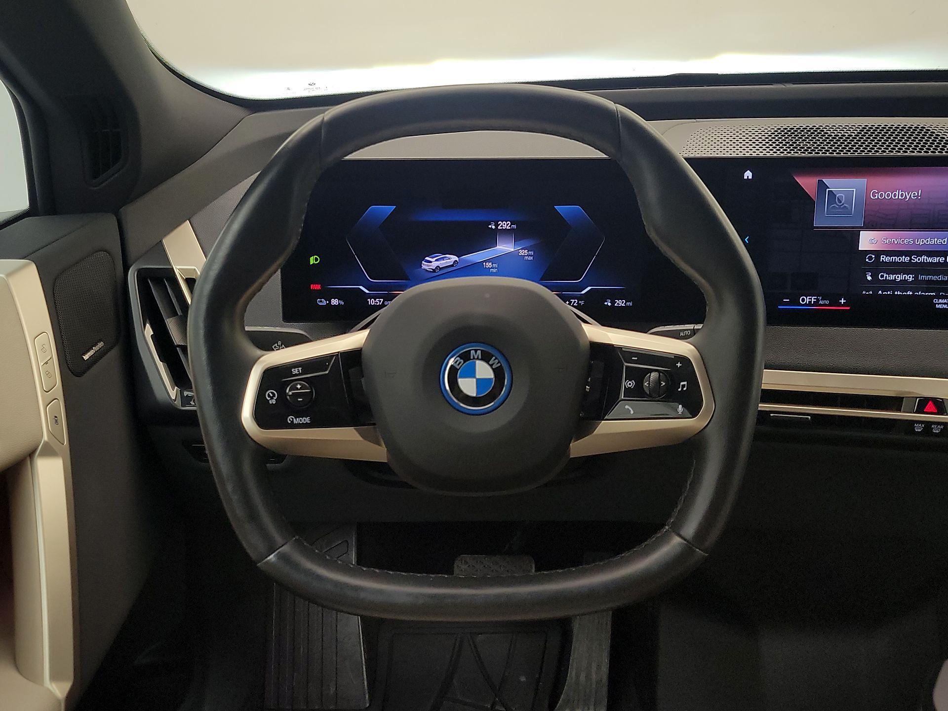 Thumbnail: 2022 BMW iX - 10