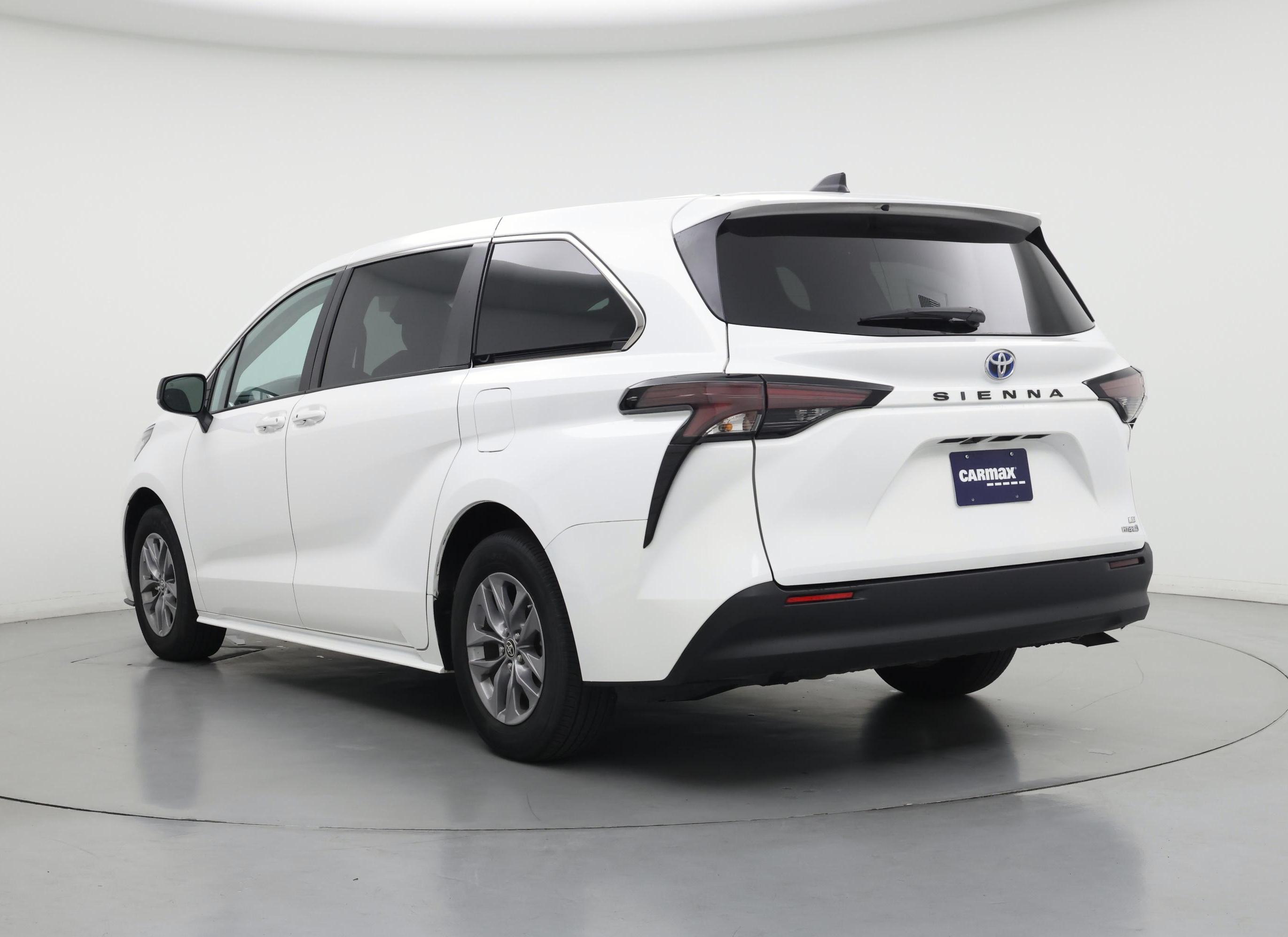 Thumbnail: 2023 Toyota Sienna - 2