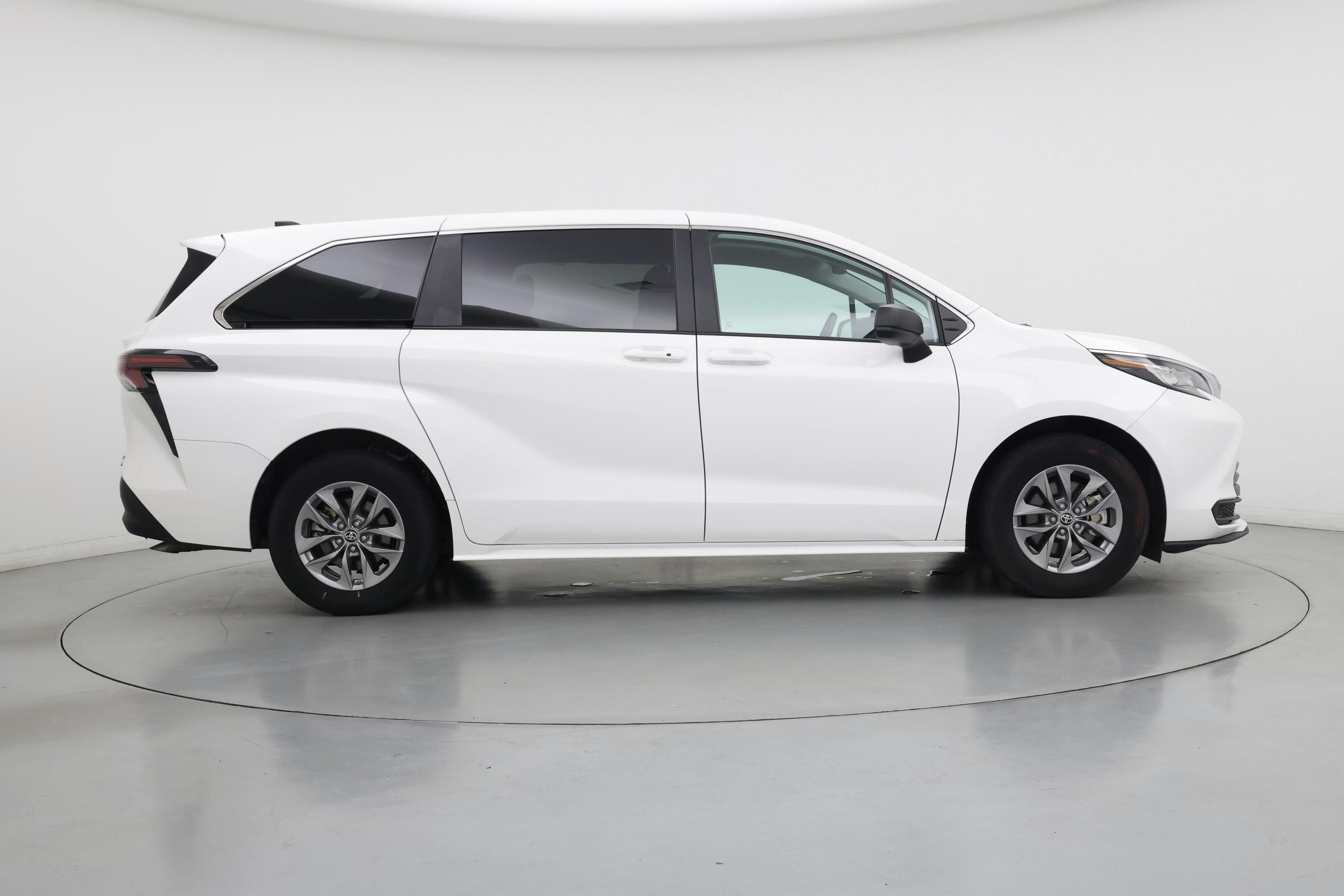Thumbnail: 2023 Toyota Sienna - 7