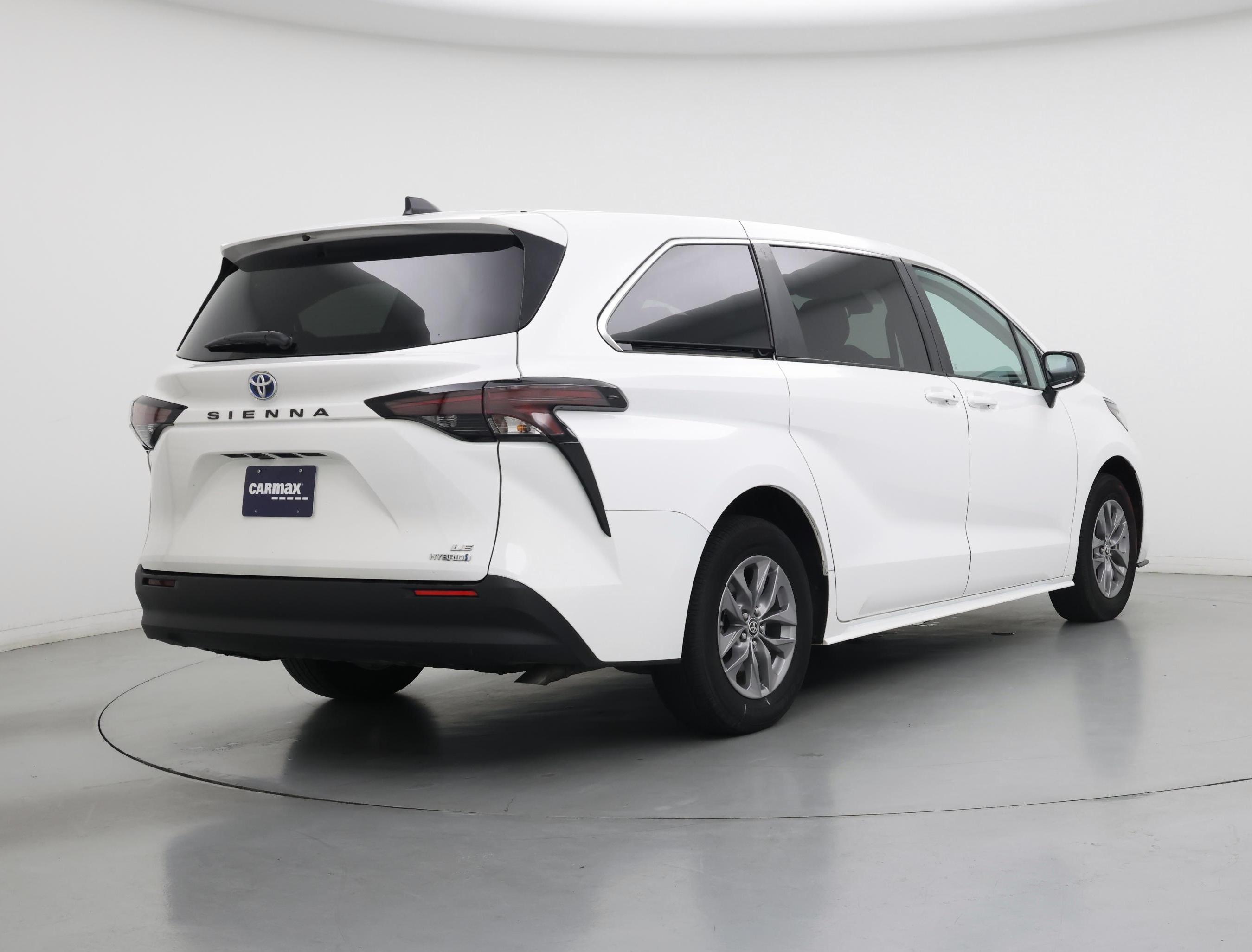 Thumbnail: 2023 Toyota Sienna - 8