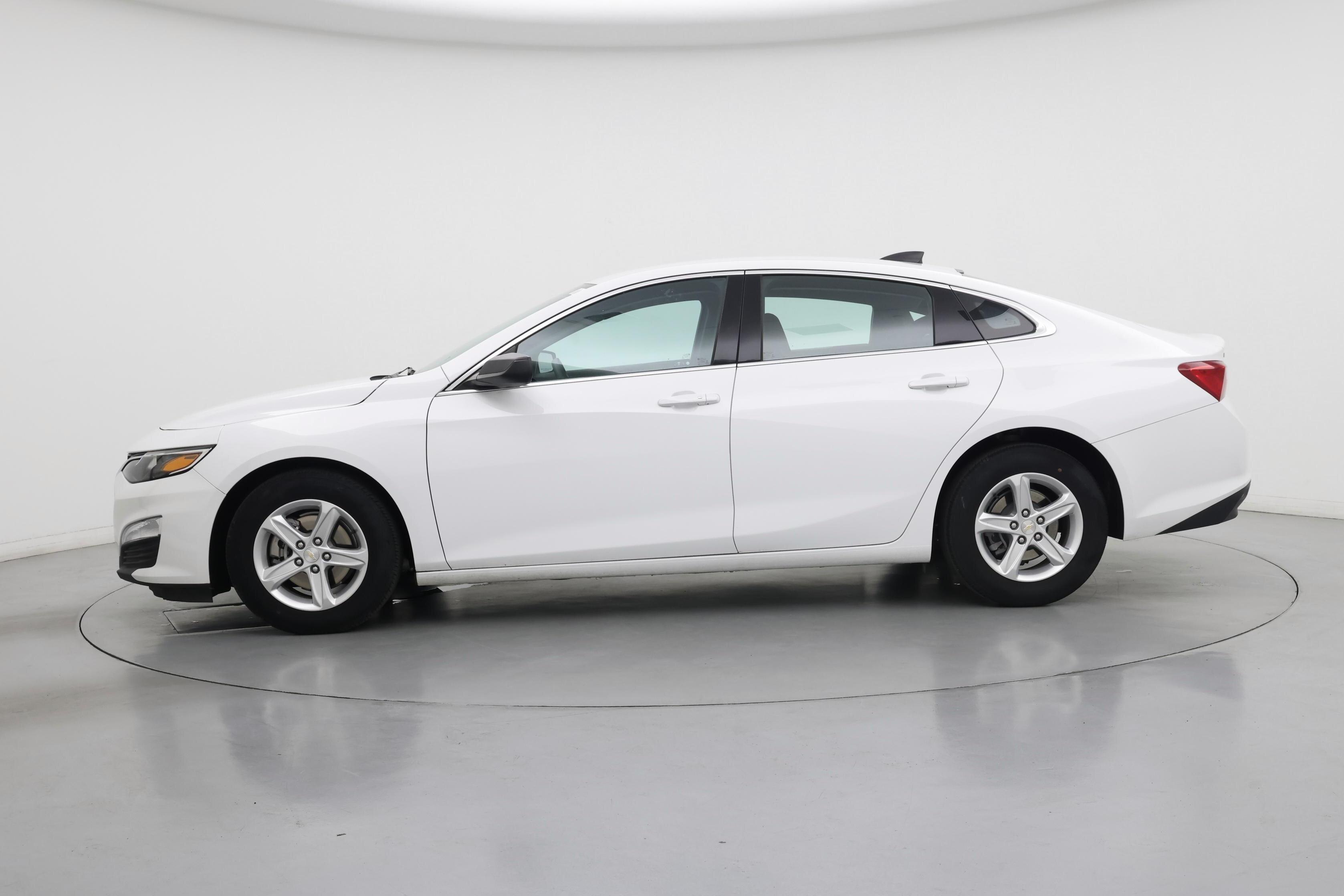 Thumbnail: 2022 Chevrolet Malibu - 3