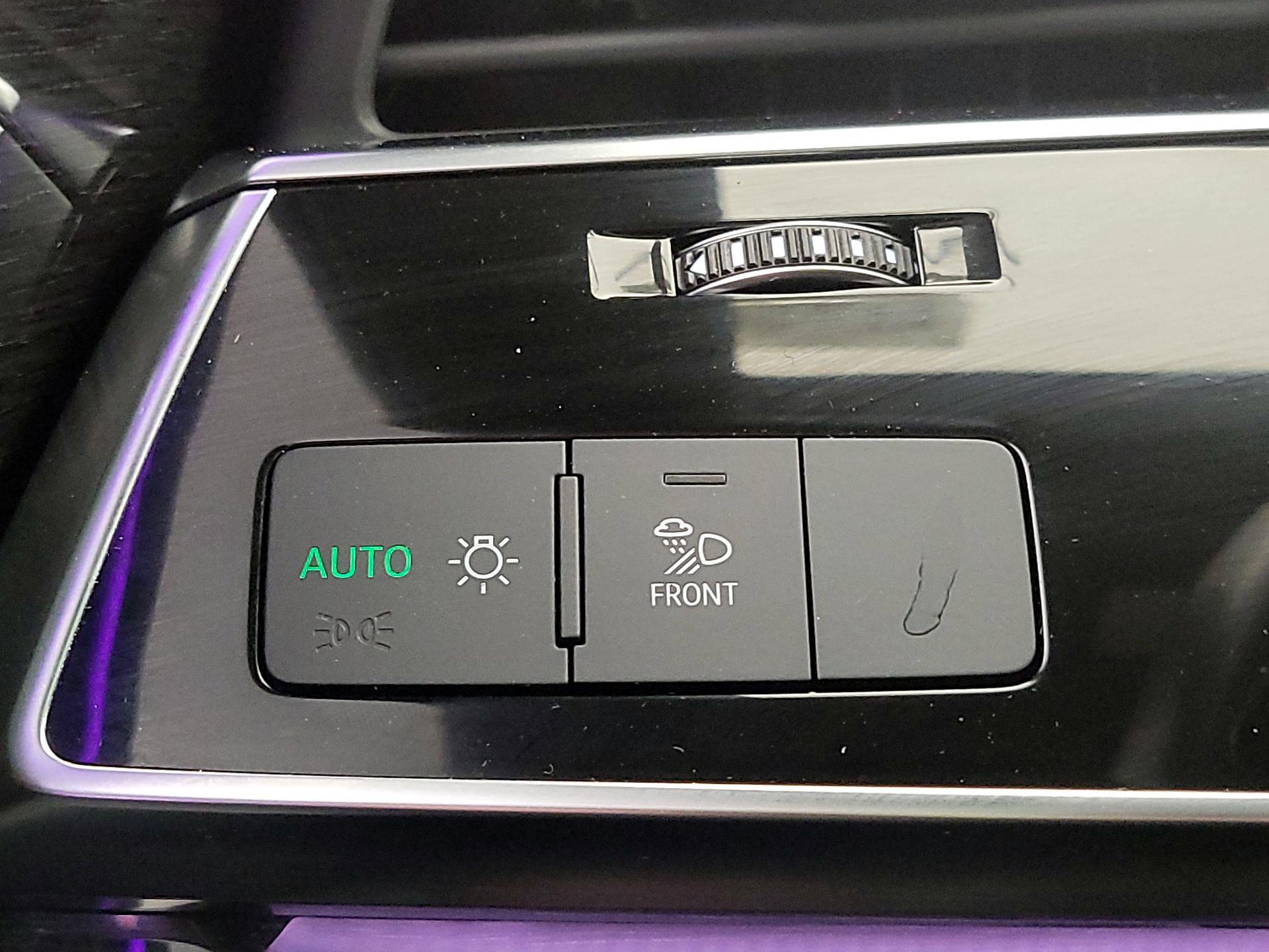 Thumbnail: 2021 Audi Q8 - 13