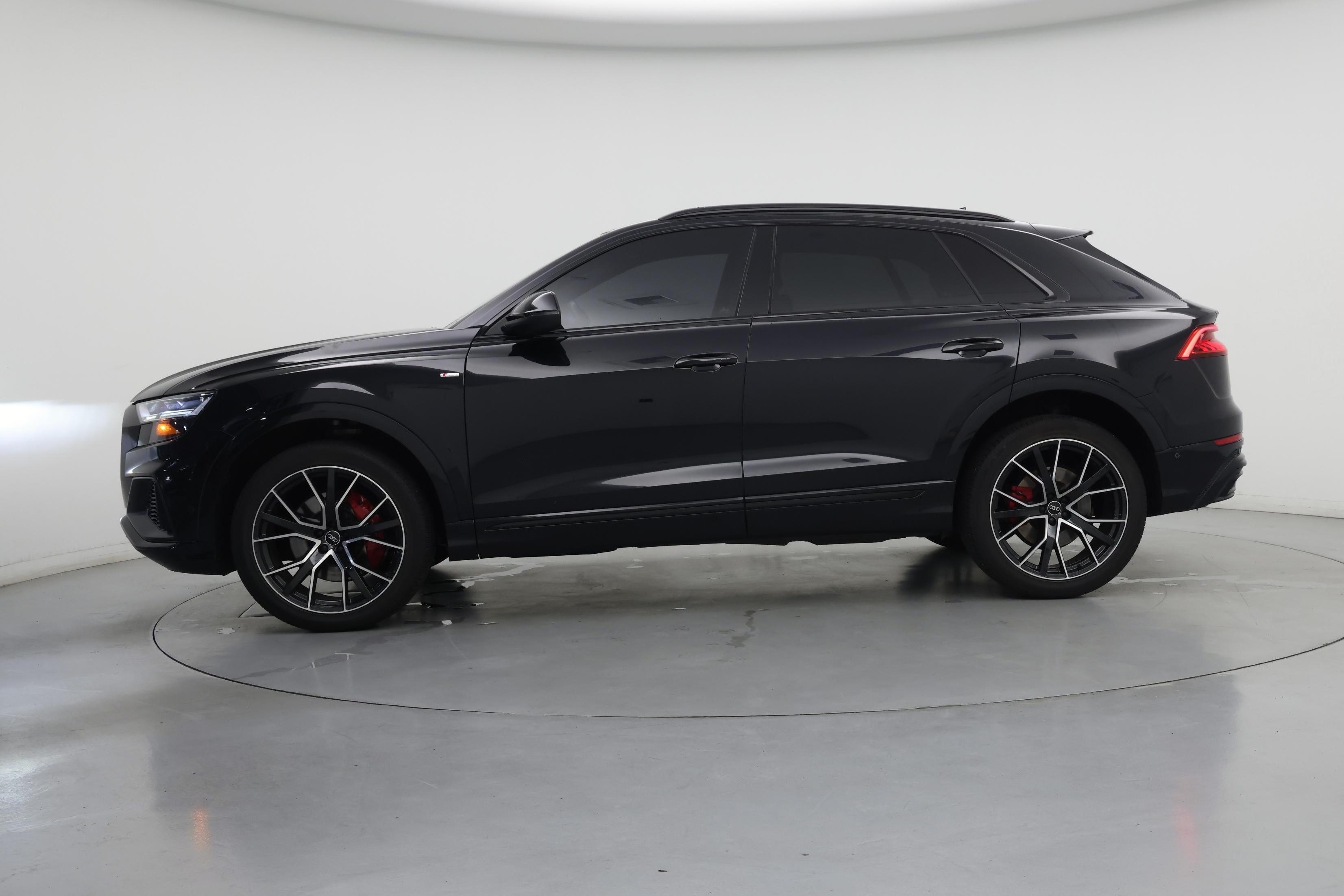 Thumbnail: 2021 Audi Q8 - 3