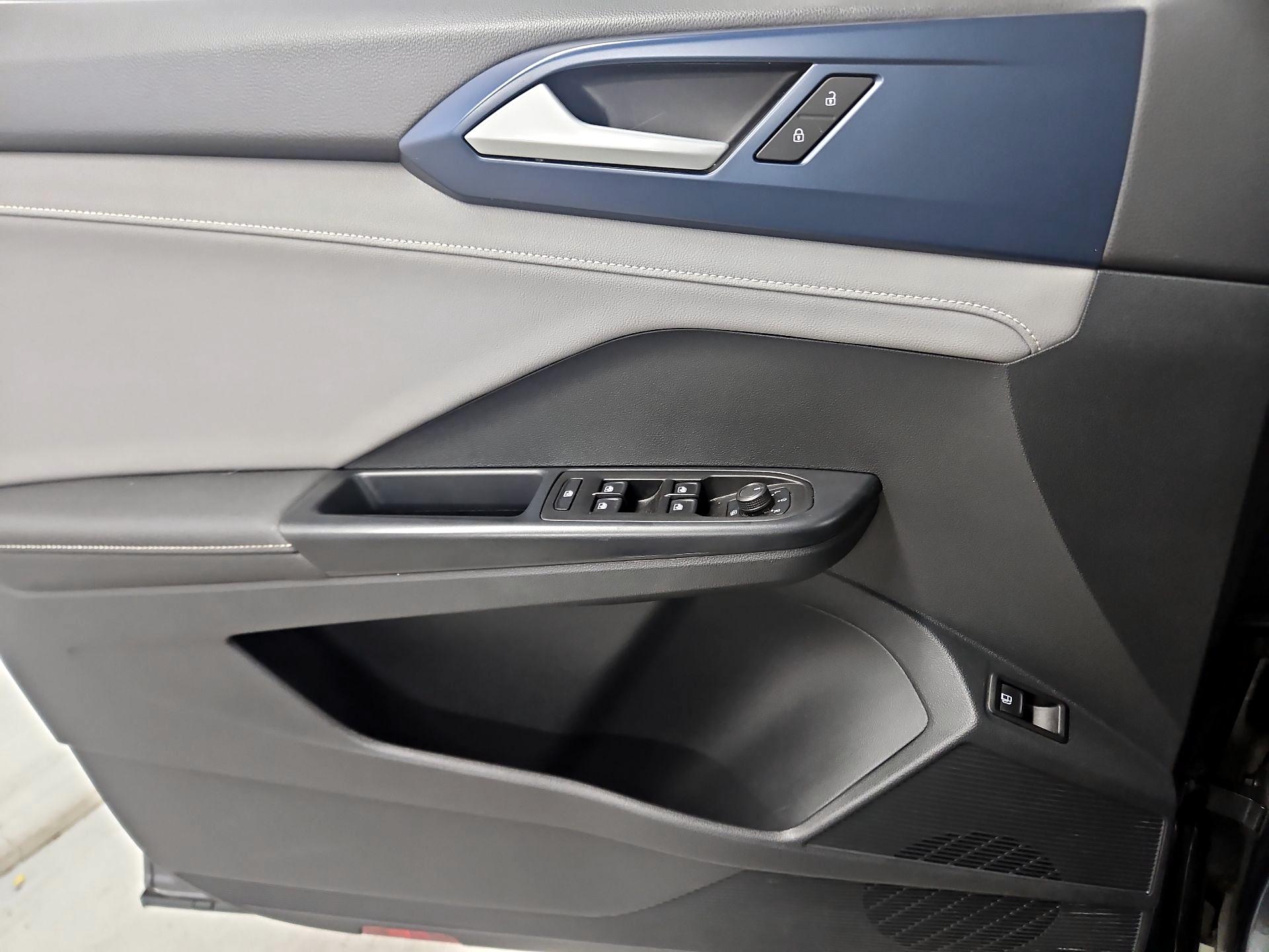 Thumbnail: 2024 Volkswagen Taos - 12
