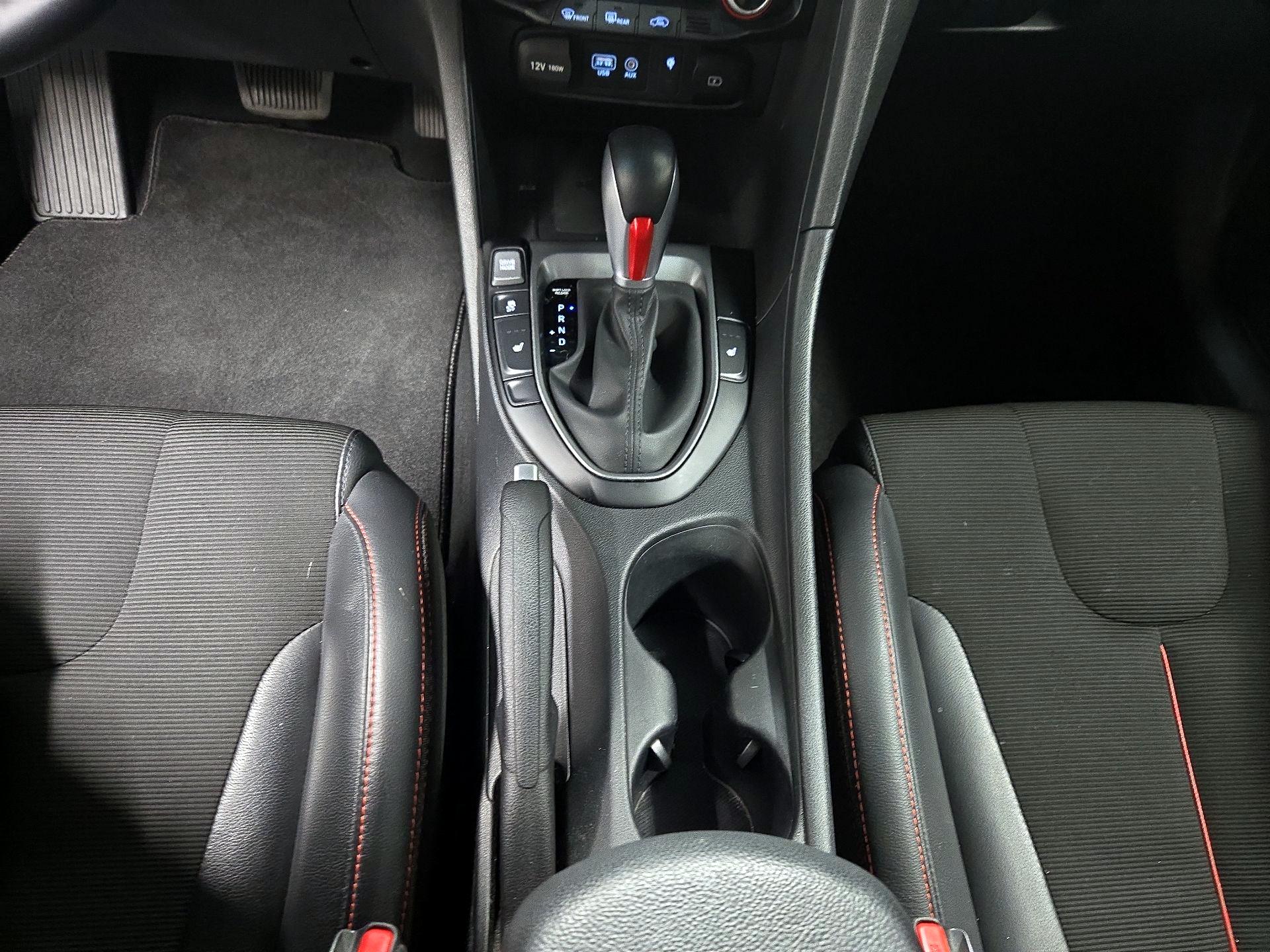 Thumbnail: 2020 Hyundai Veloster - 17