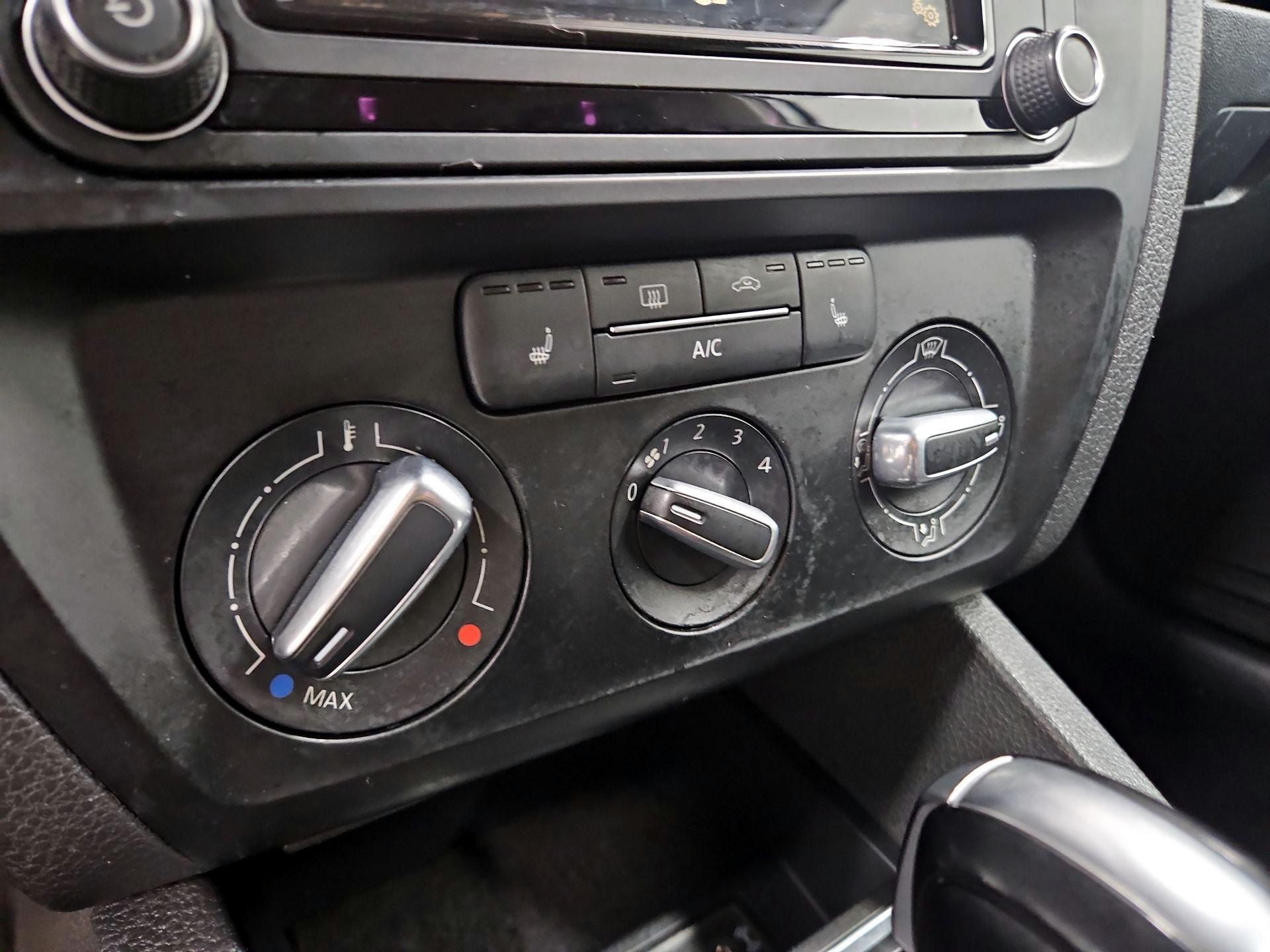 Thumbnail: 2016 Volkswagen Jetta - 16