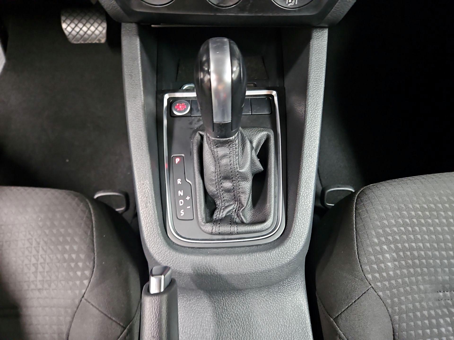 Thumbnail: 2016 Volkswagen Jetta - 17