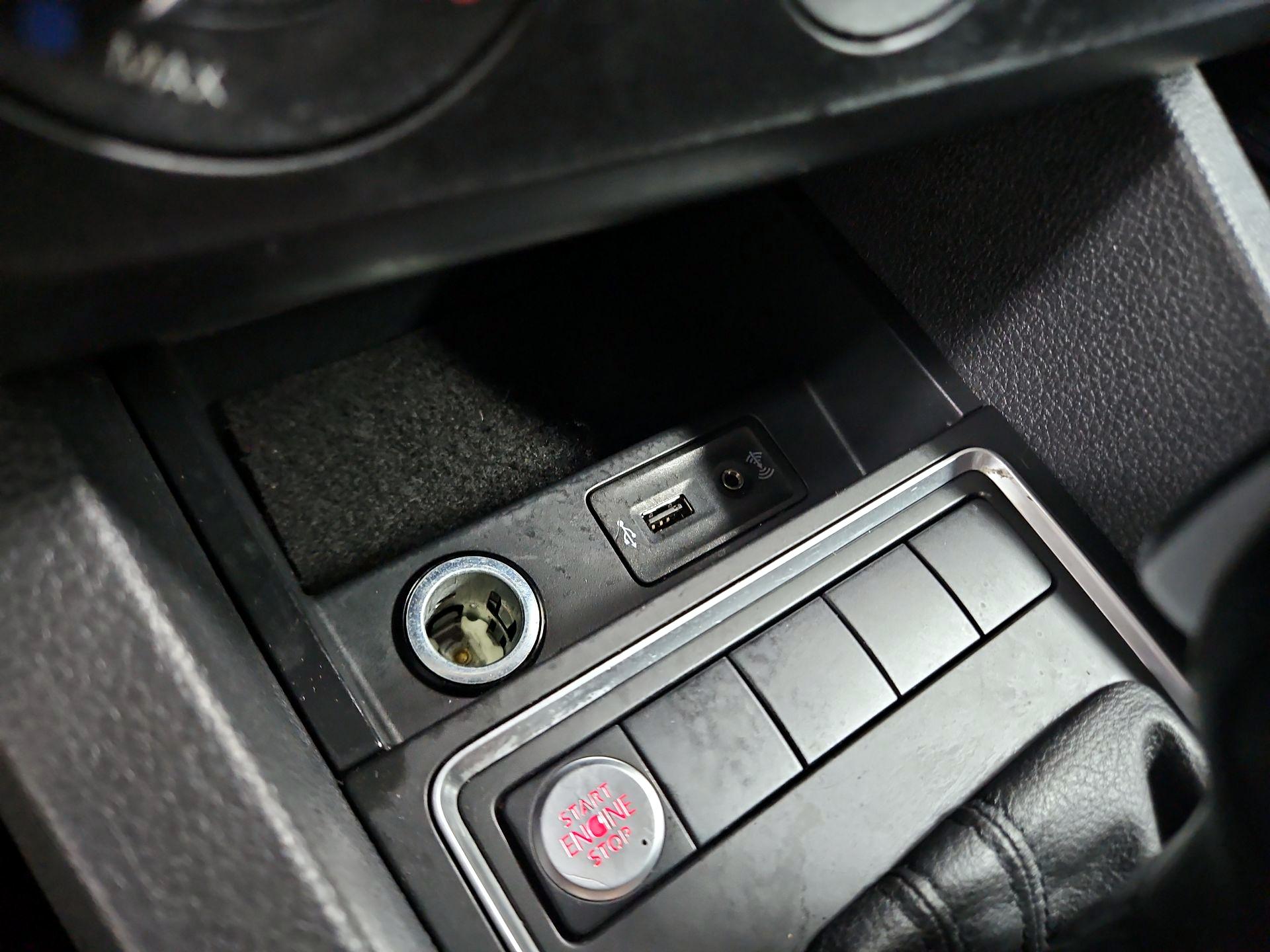 Thumbnail: 2016 Volkswagen Jetta - 18