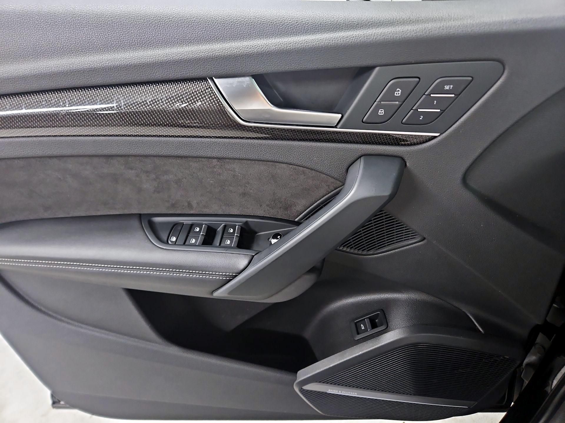 Thumbnail: 2018 Audi SQ5 - 12