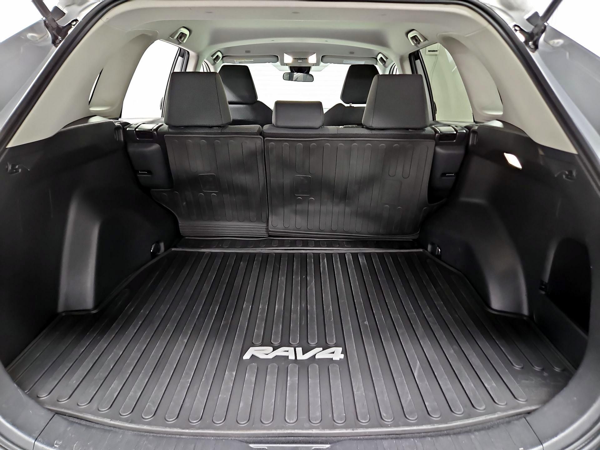 Thumbnail: 2024 Toyota RAV4 - 20