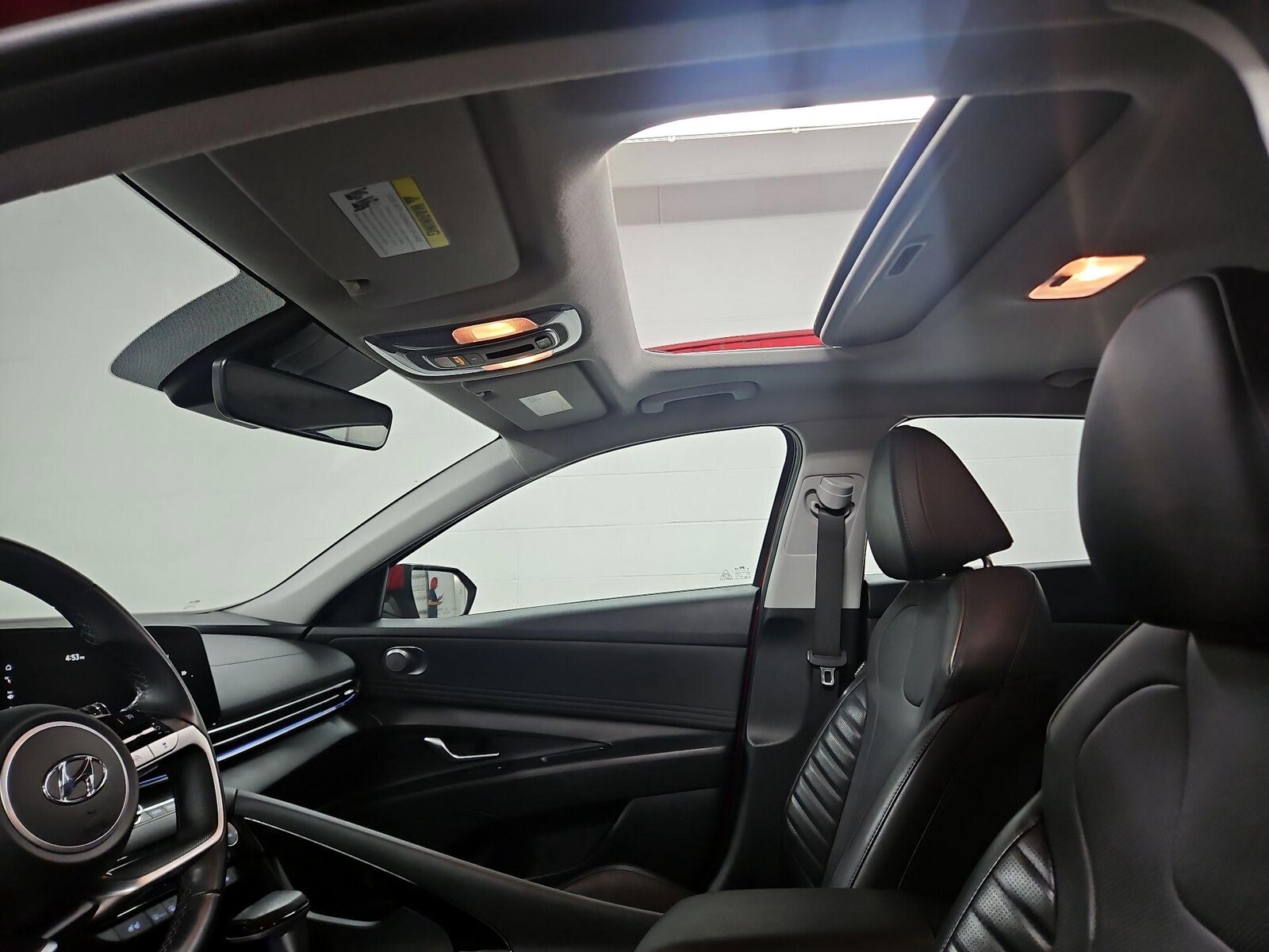 Sunroof(s) & Overhead Airbags