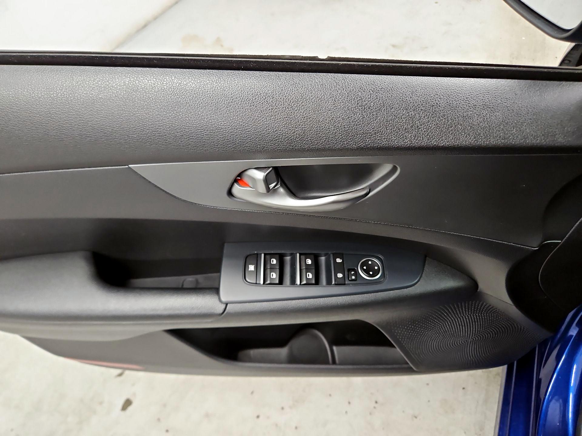 Thumbnail: 2020 Kia Forte - 12
