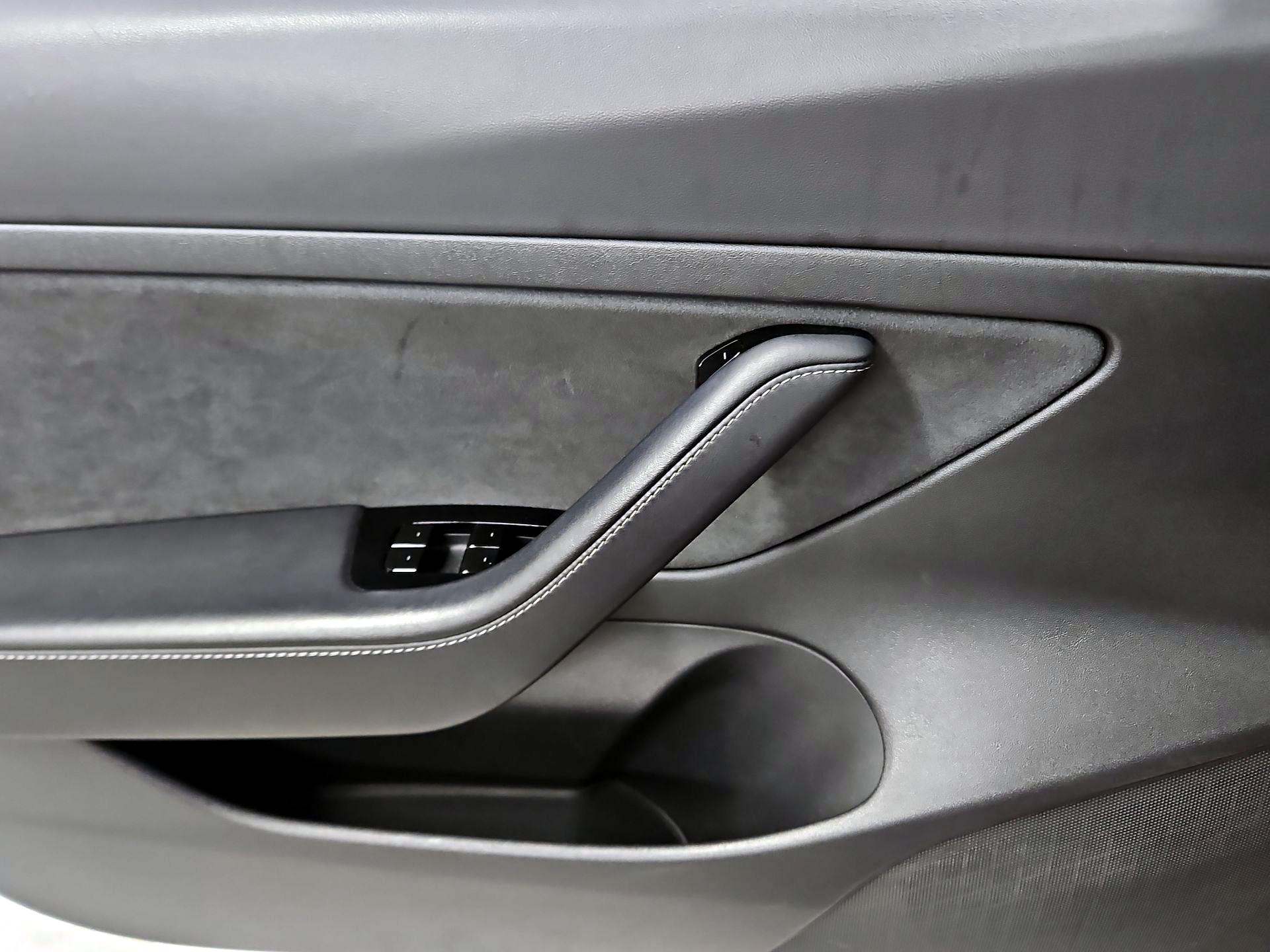 Thumbnail: 2020 Tesla Model 3 - 12