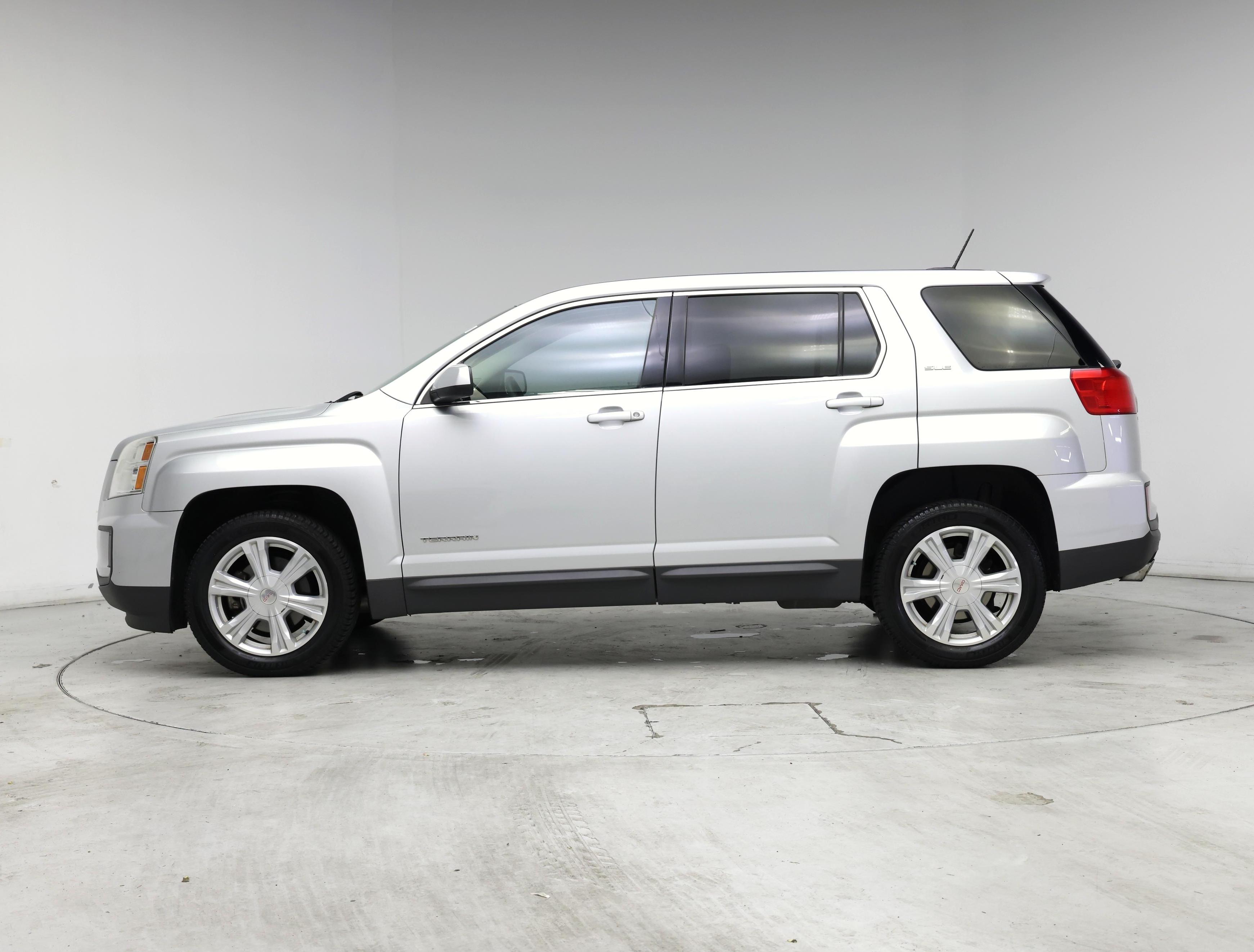 Thumbnail: 2017 GMC Terrain - 3
