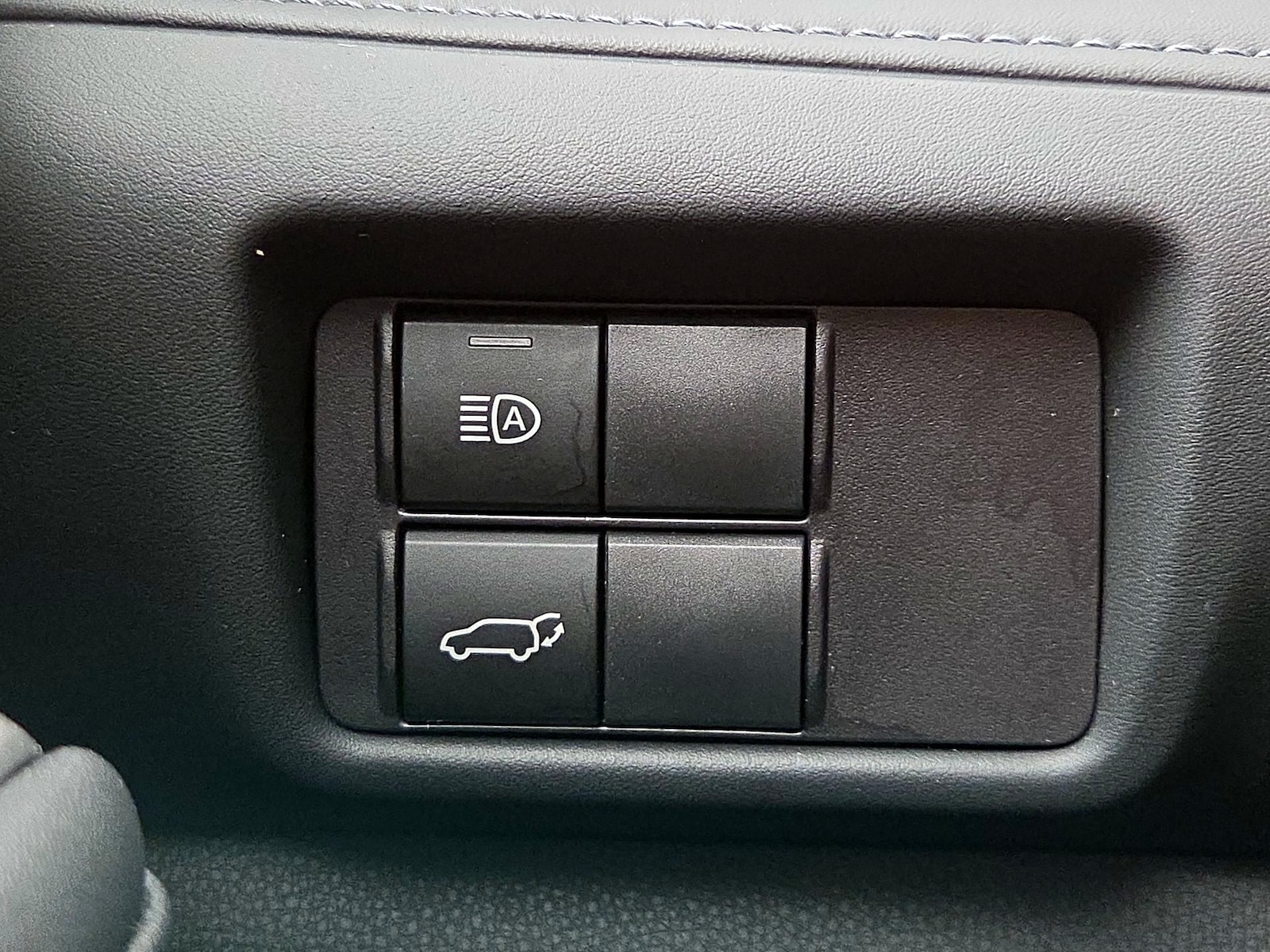 2022 Toyota Highlander XLE - Photo 14