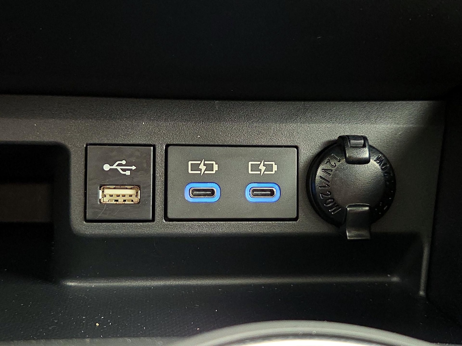 2022 Toyota Highlander XLE - Photo 20