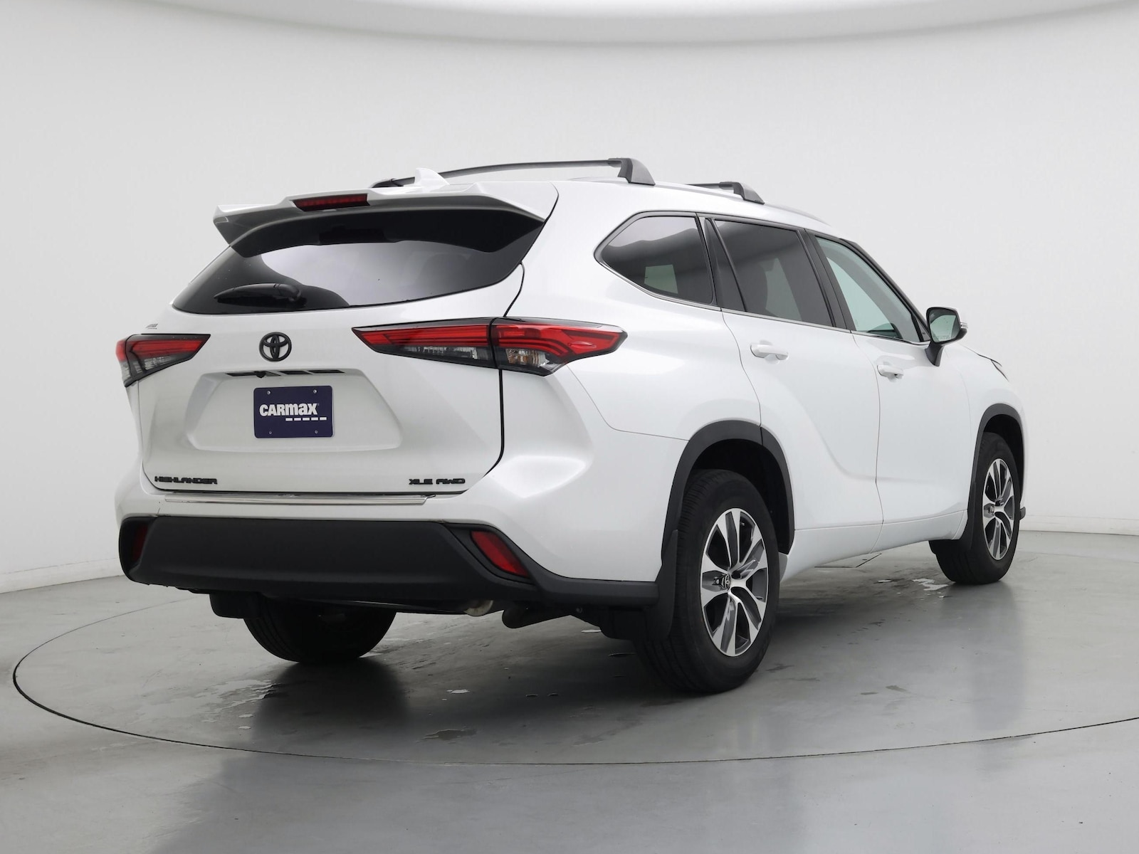 2022 Toyota Highlander XLE - Photo 9