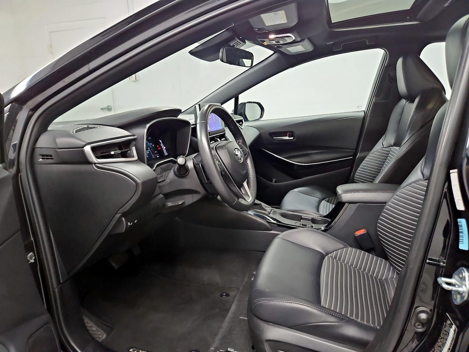 2024 Toyota Corolla XSE - Photo 12