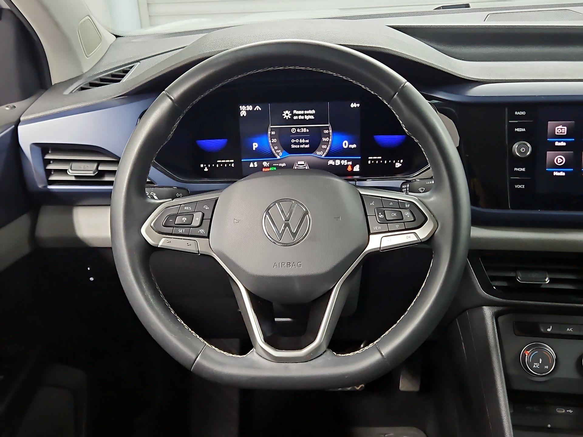 Thumbnail: 2022 Volkswagen Taos - 10
