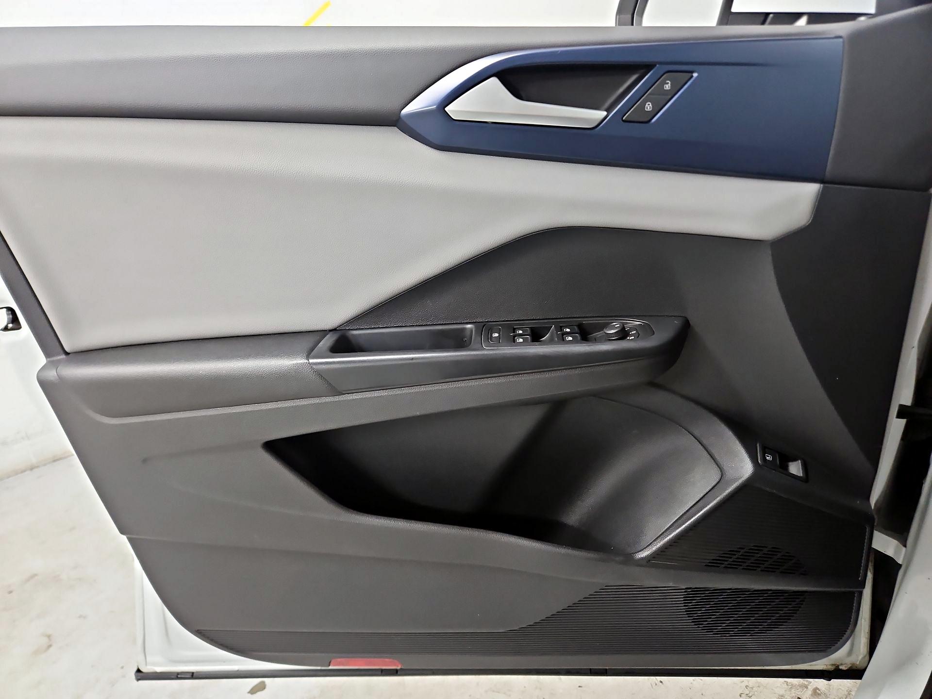 Thumbnail: 2022 Volkswagen Taos - 12