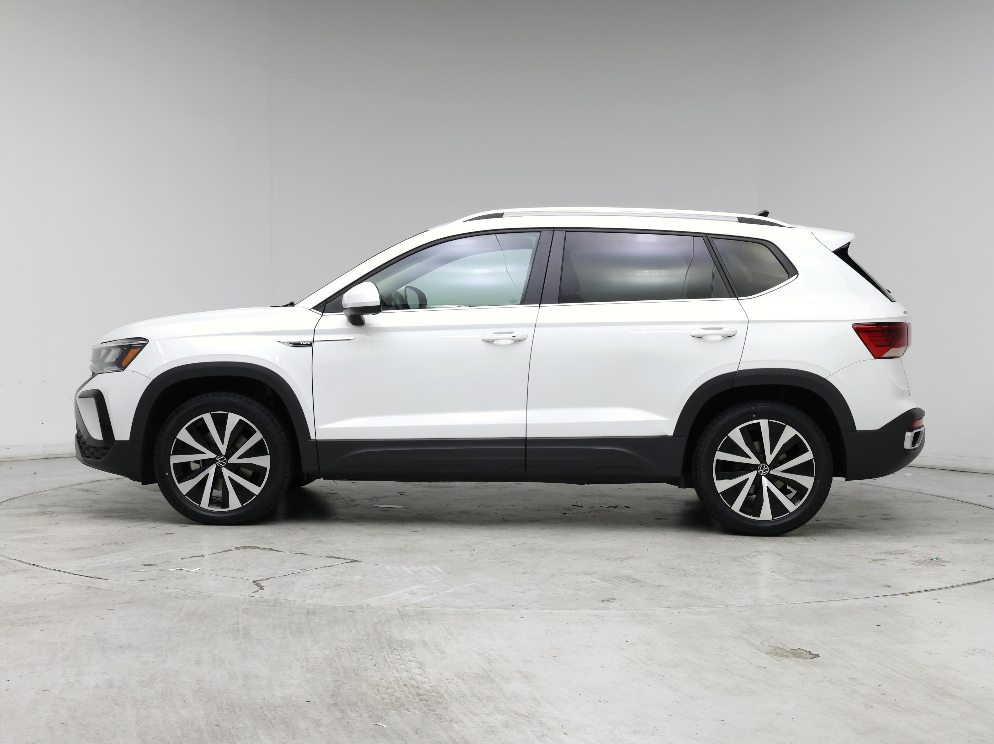 Thumbnail: 2022 Volkswagen Taos - 3