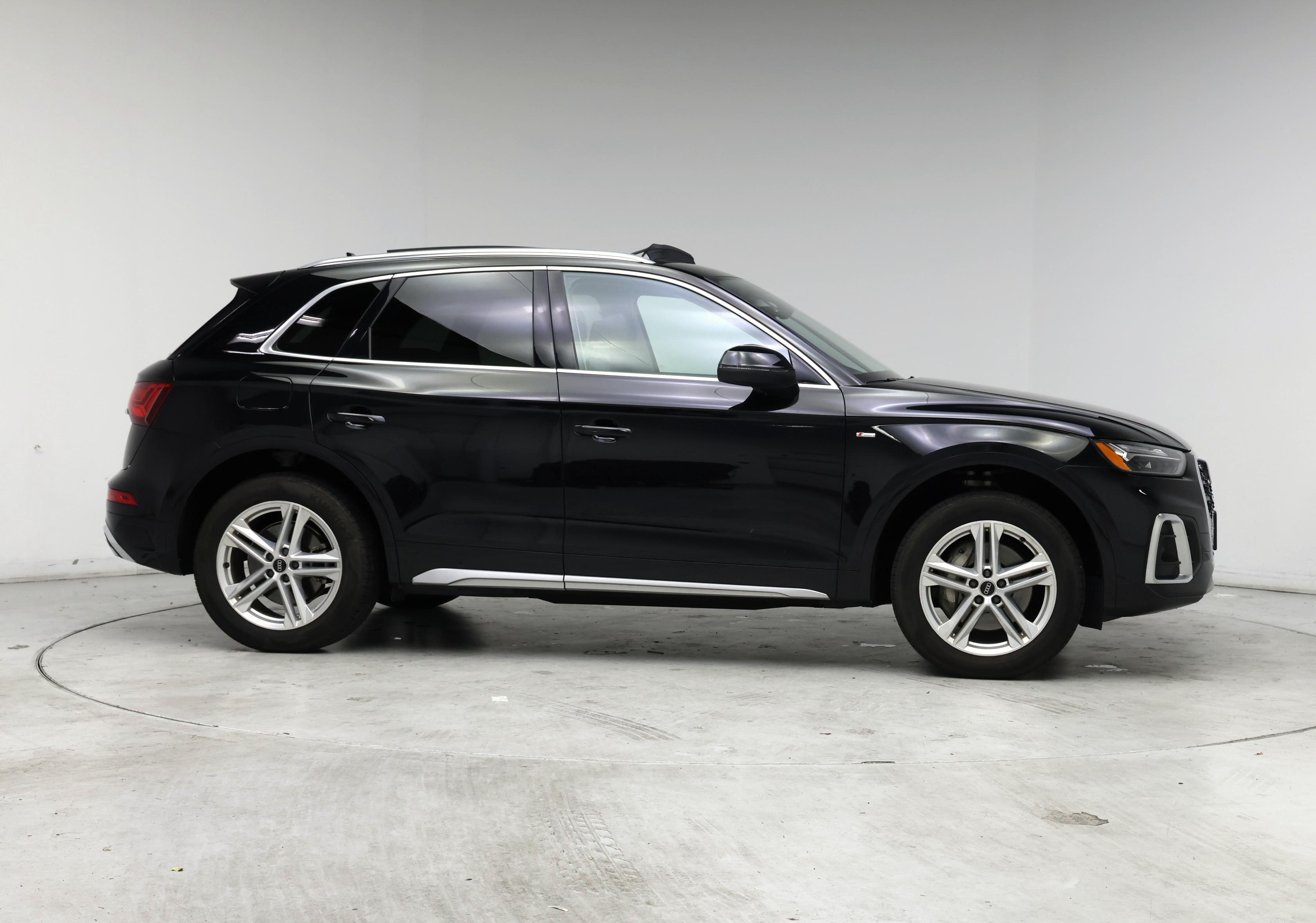 Thumbnail: 2021 Audi Q5 - 7