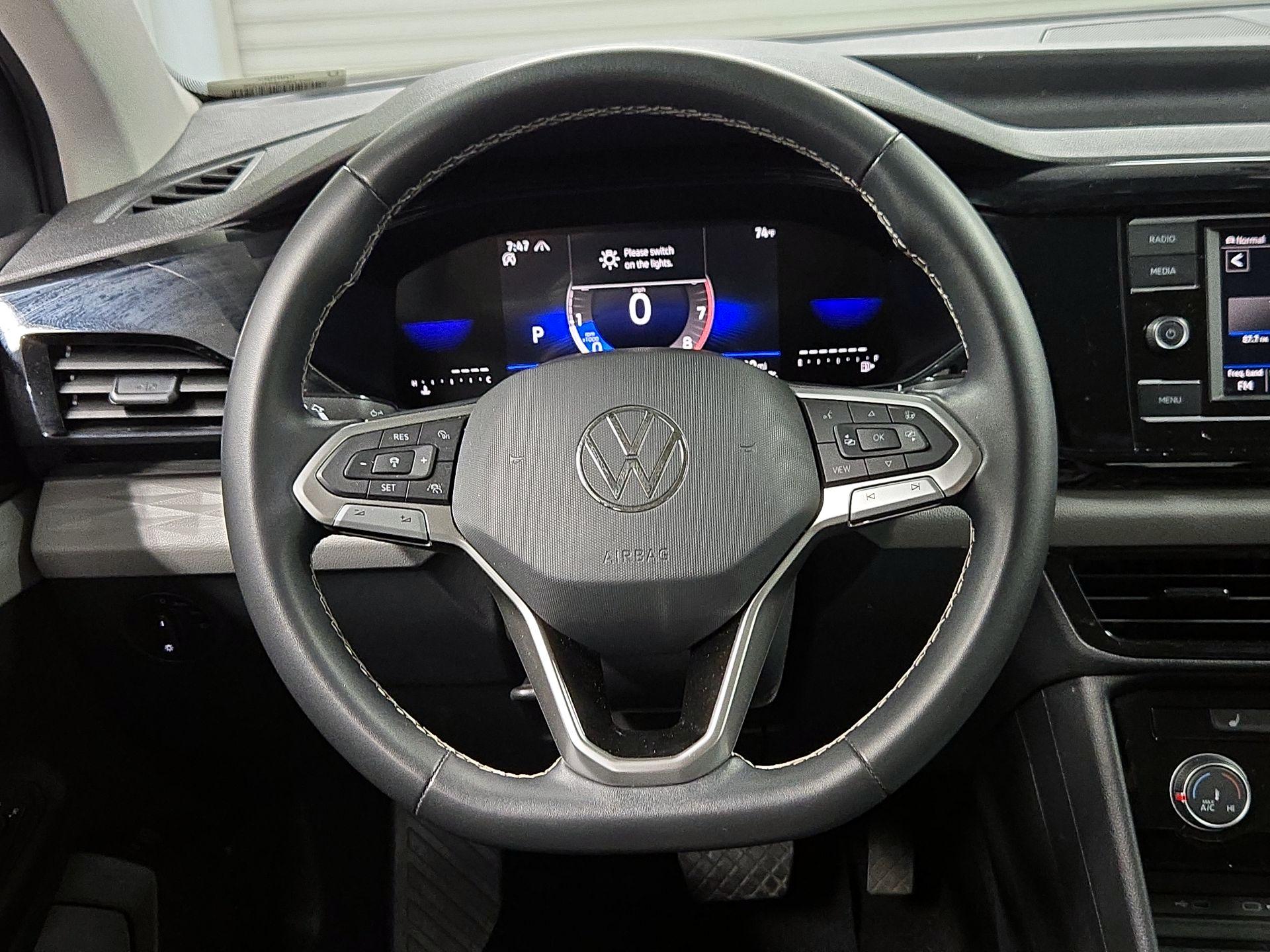 Thumbnail: 2023 Volkswagen Taos - 10