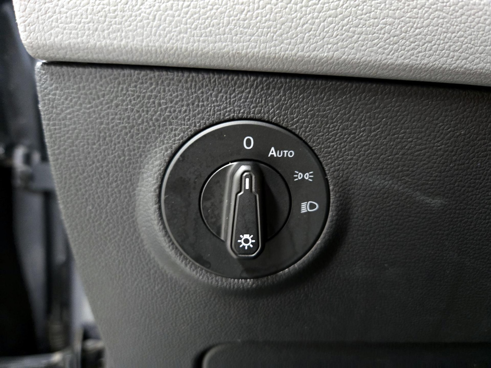 2023 Volkswagen Taos S - Photo 14