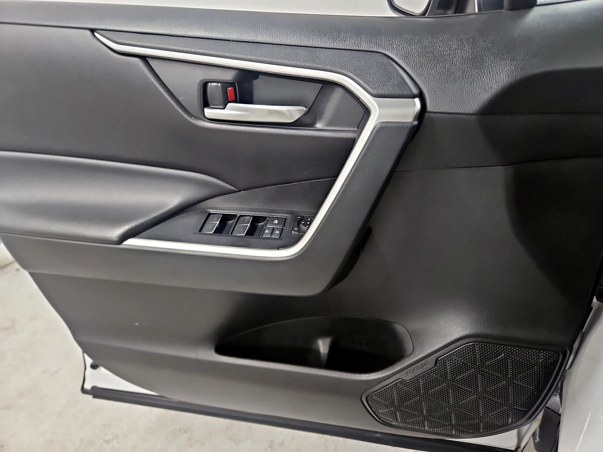 Thumbnail: 2024 Toyota RAV4 - 12