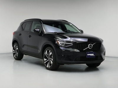 2025 Volvo XC40 B5 Ultra Dark Theme