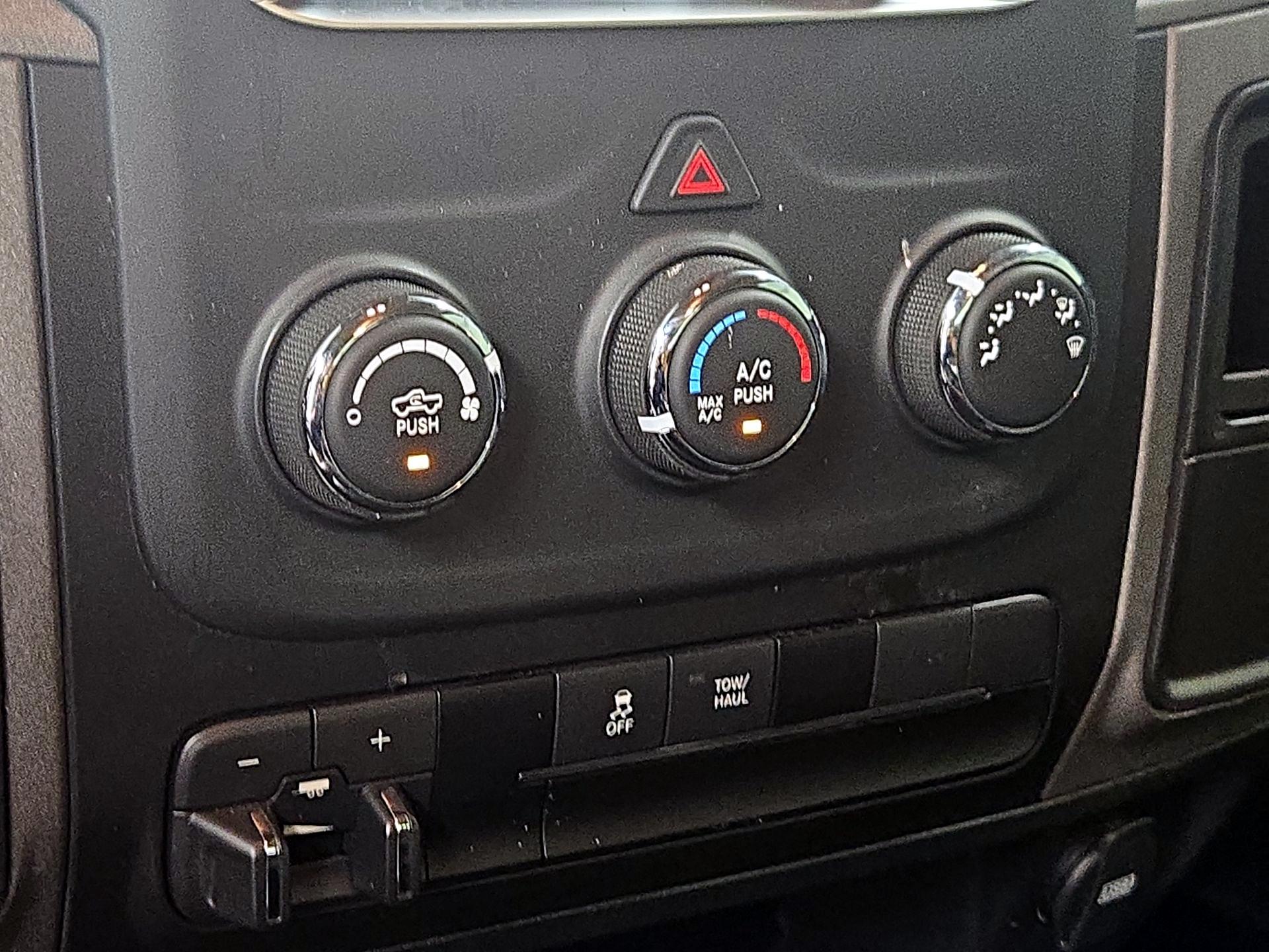 Thumbnail: 2023 RAM 1500 Classic - 16