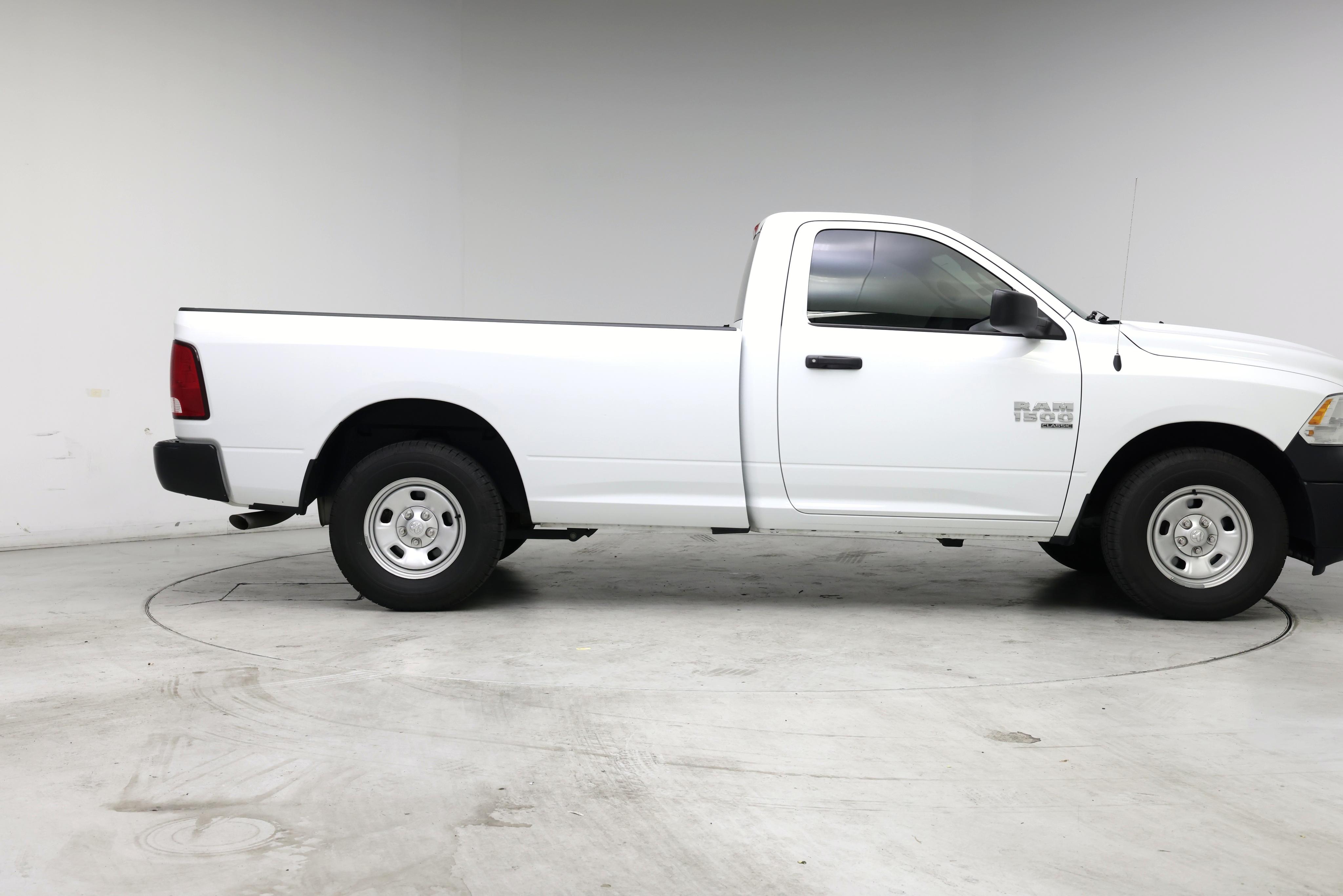 Thumbnail: 2023 RAM 1500 Classic - 7